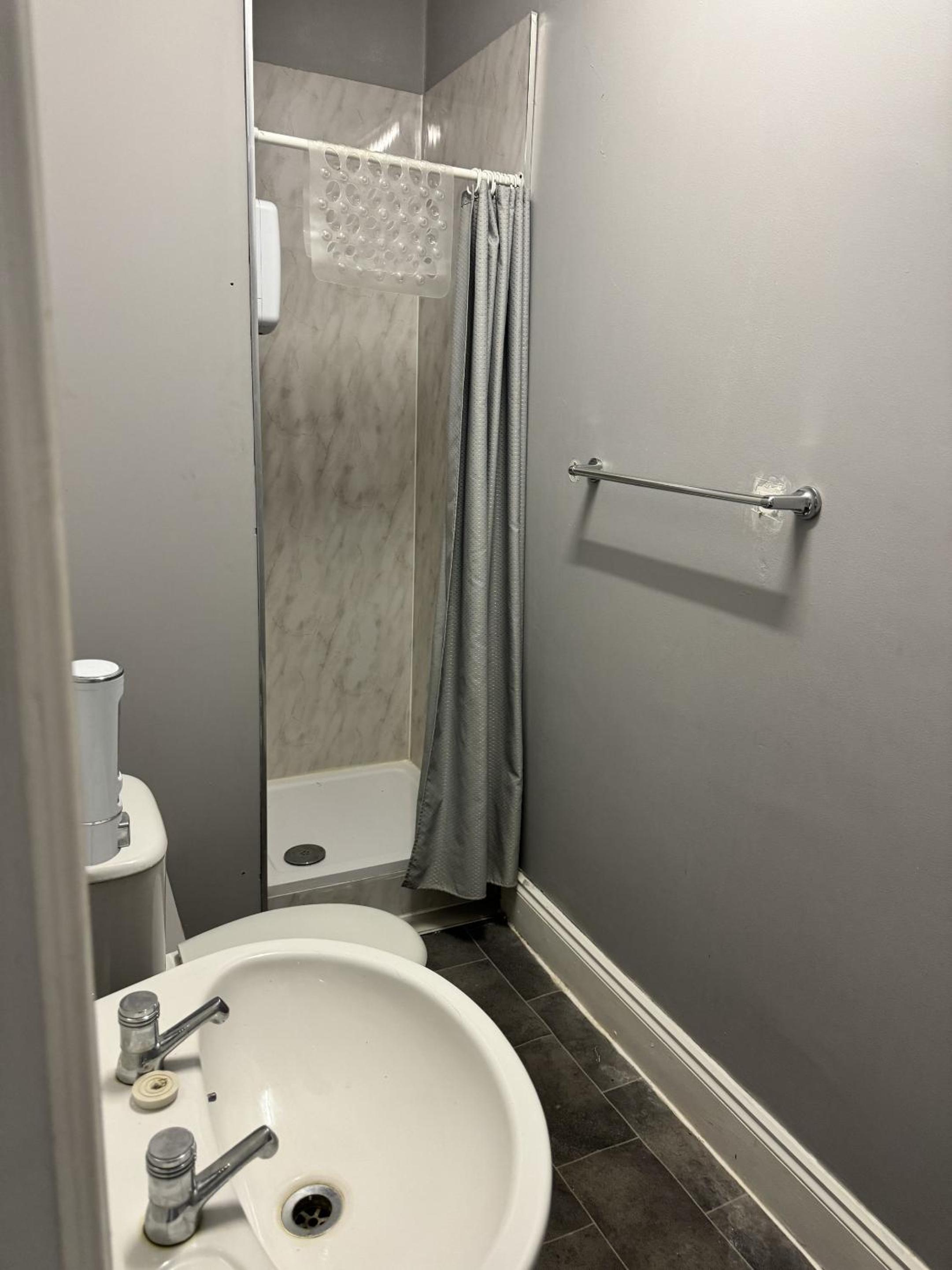 Single Room With Shower photo 3