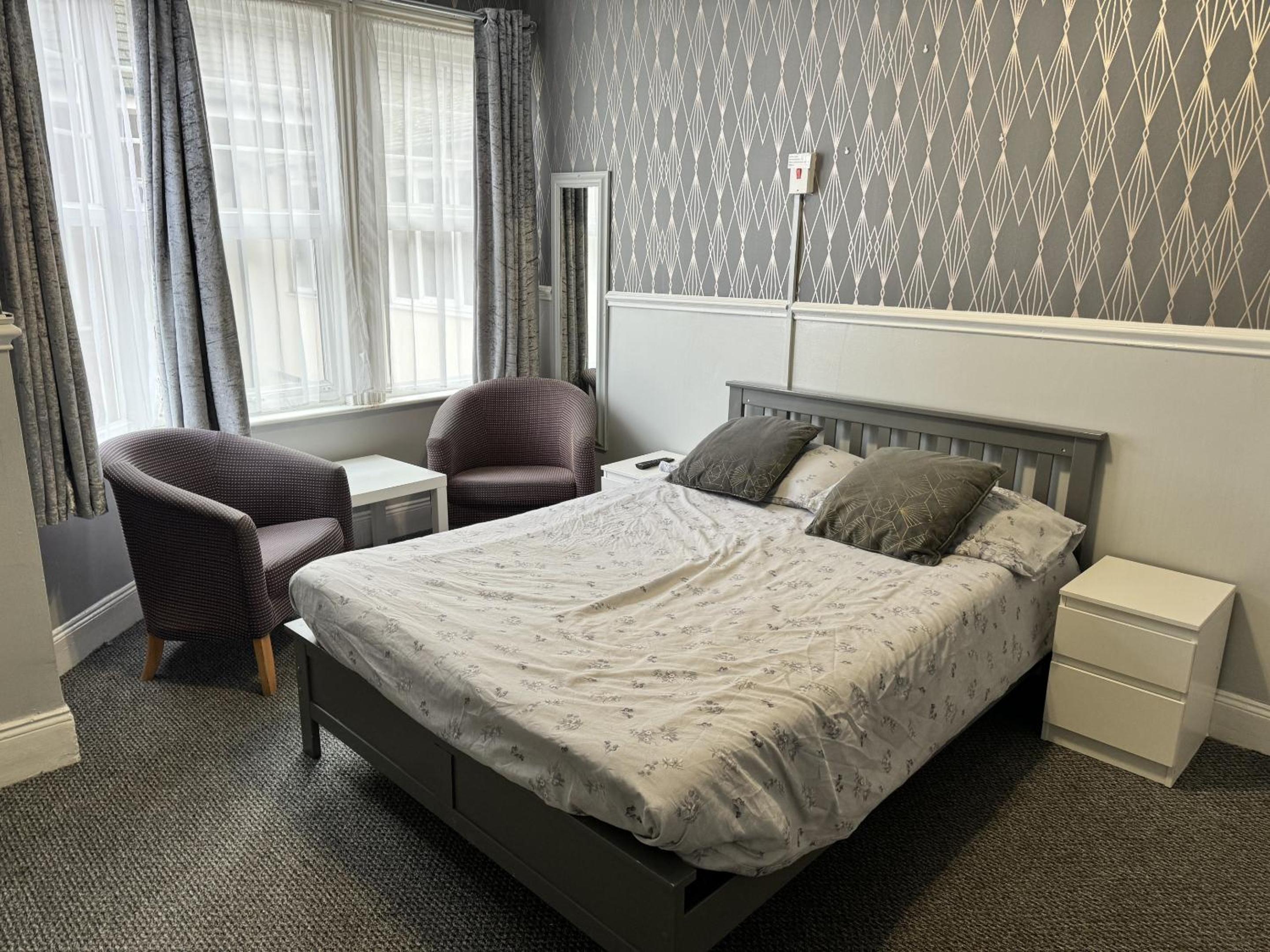 Double Room With Private Bathroom photo 3