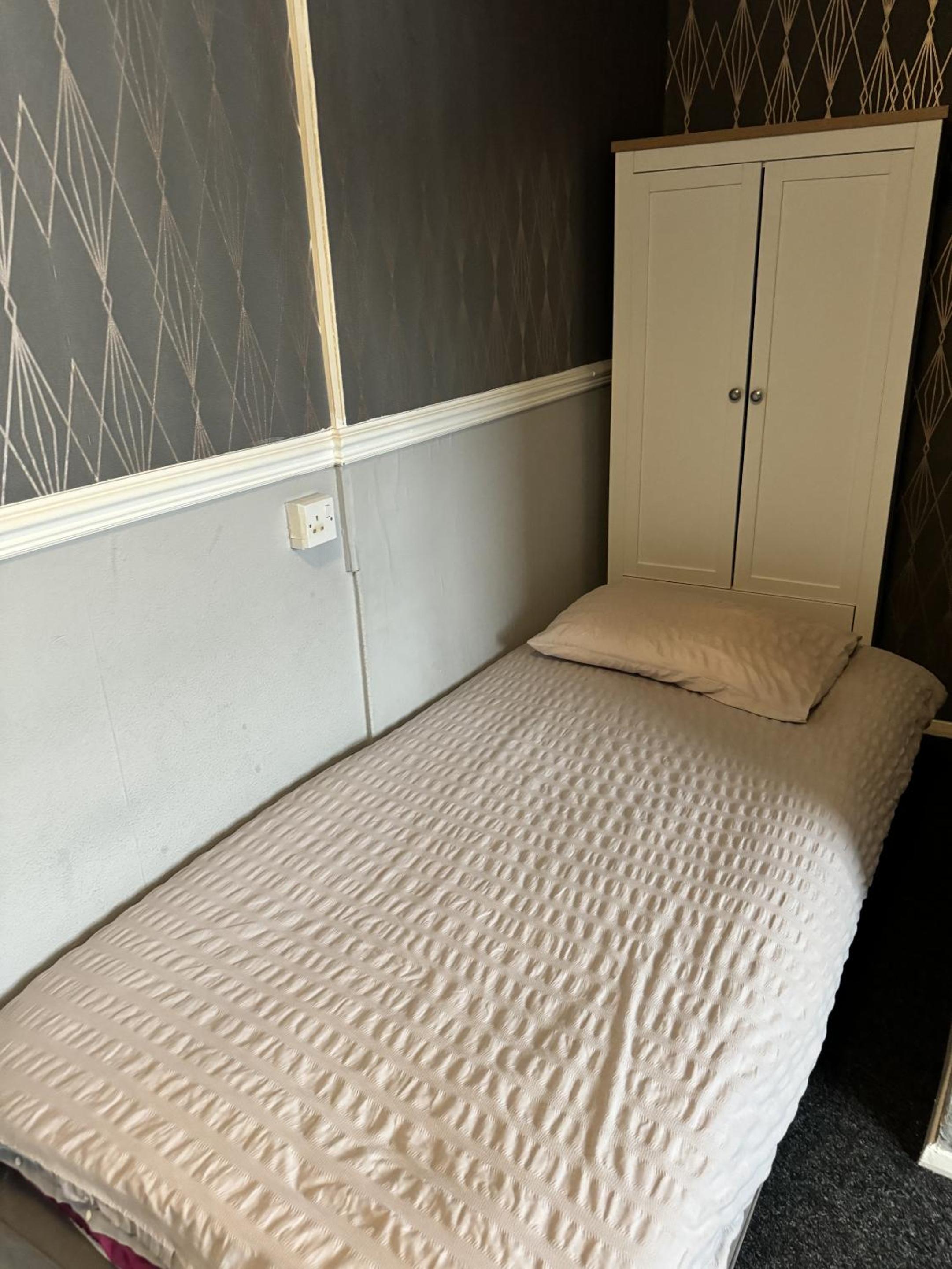 Single Room With Shower photo 1