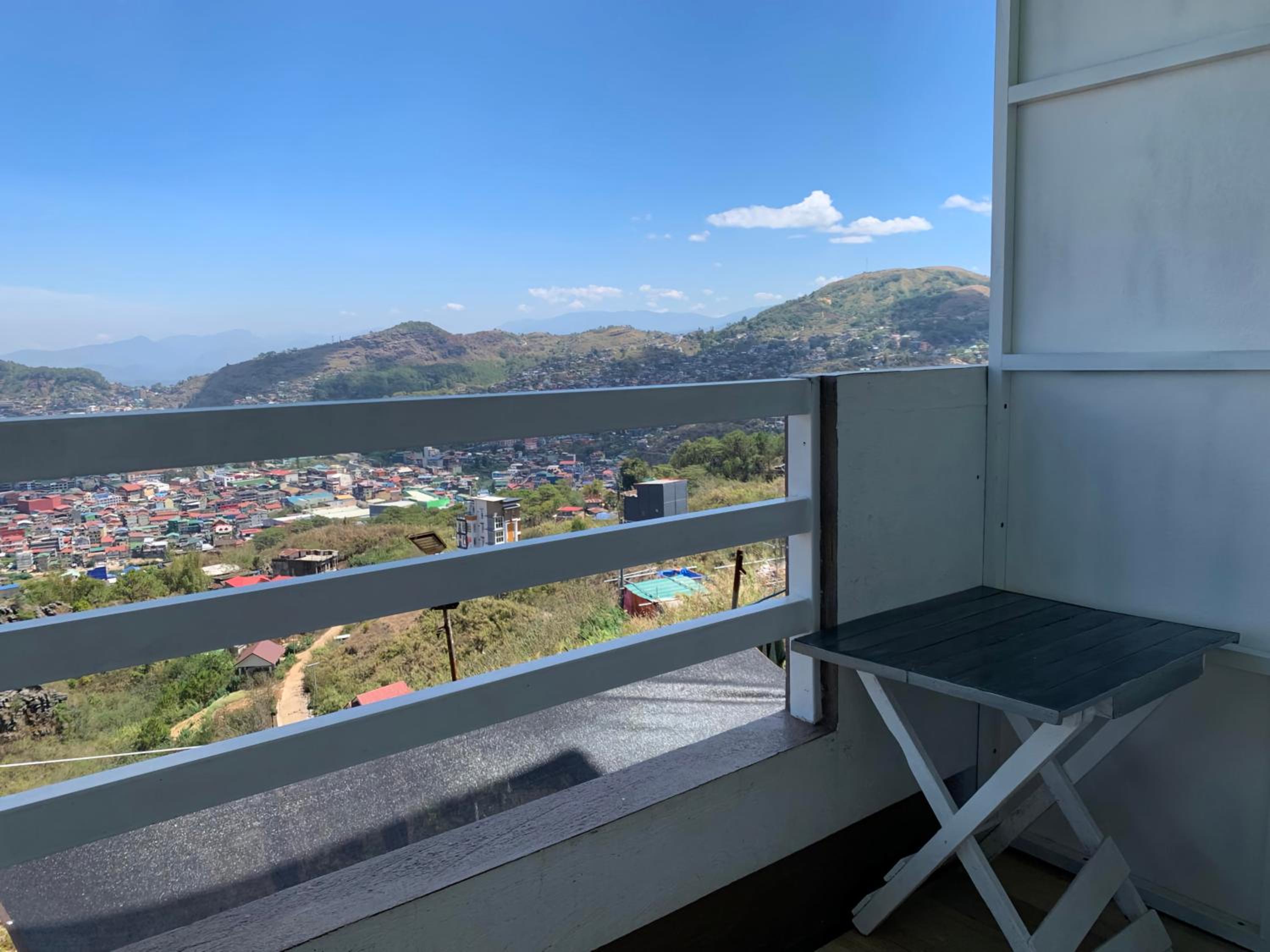 Studio with Mountain View - Photo 7