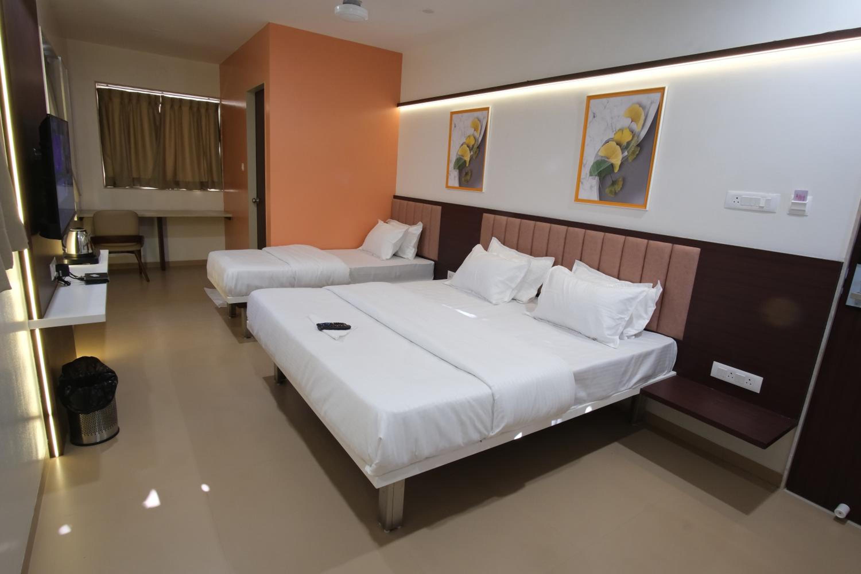 Deluxe Triple Room - Photo 2