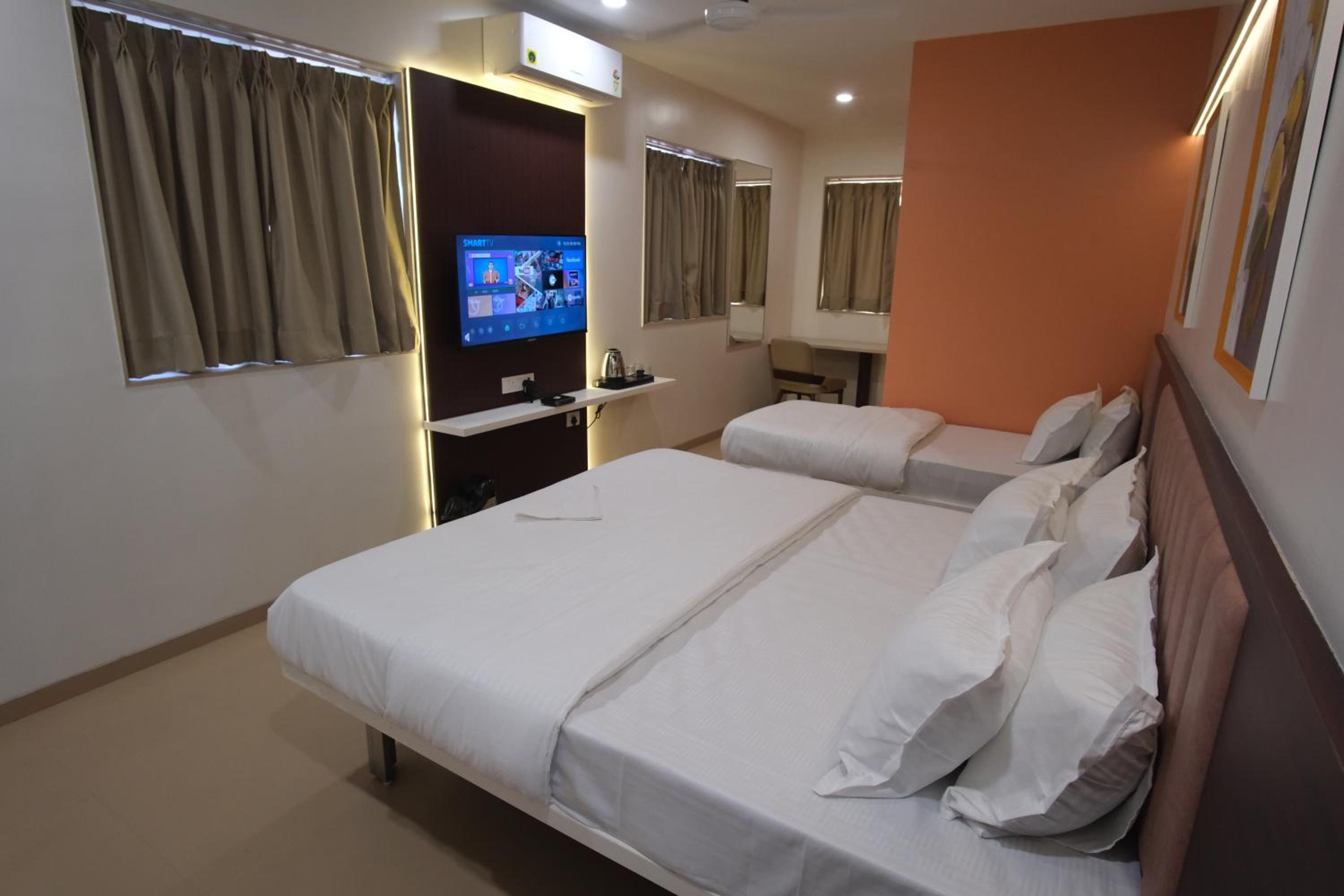 Deluxe Triple Room - Photo 4