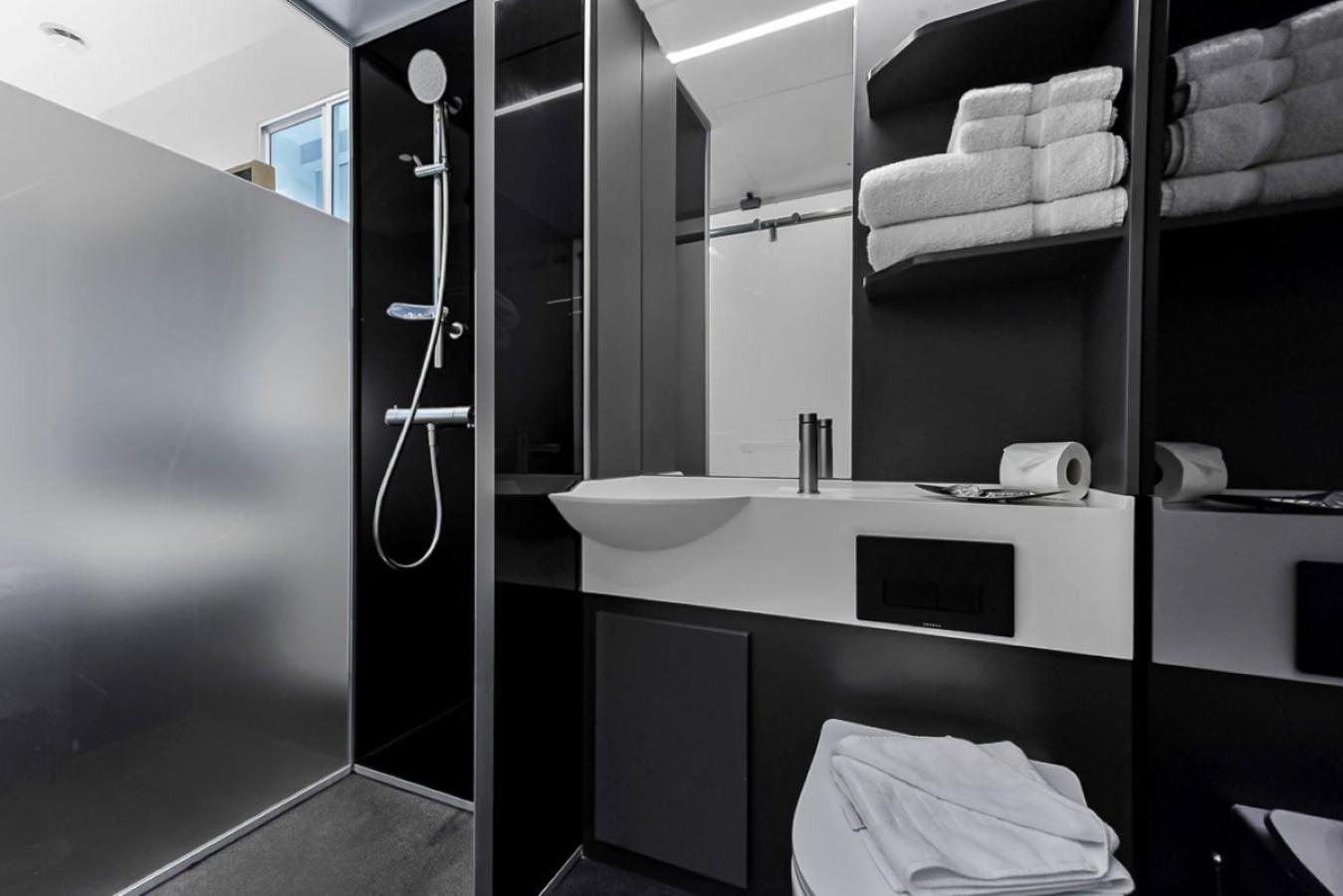 Club Double Room thumbnail 5
