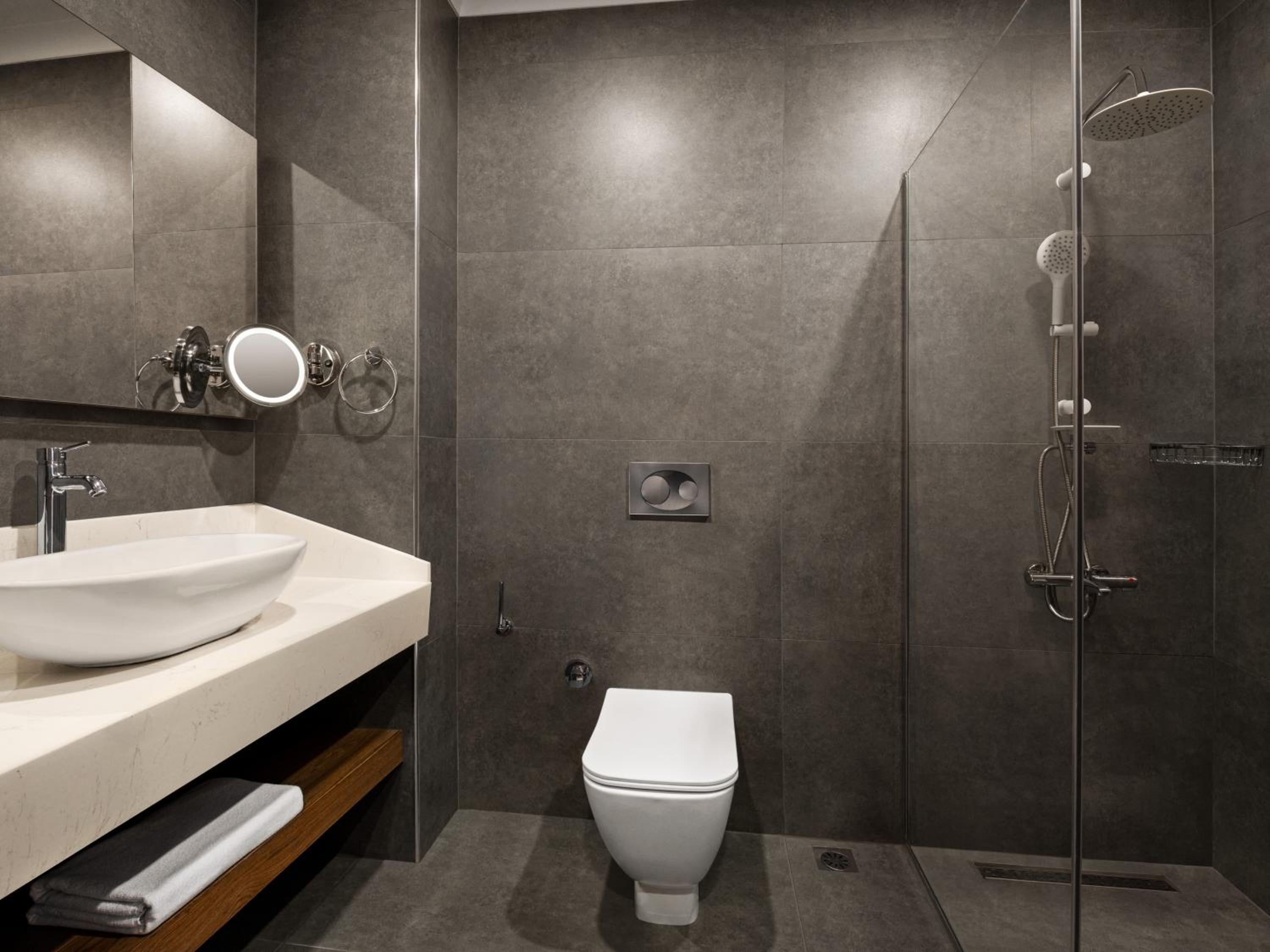 King Room - Non-Smoking - Photo 3