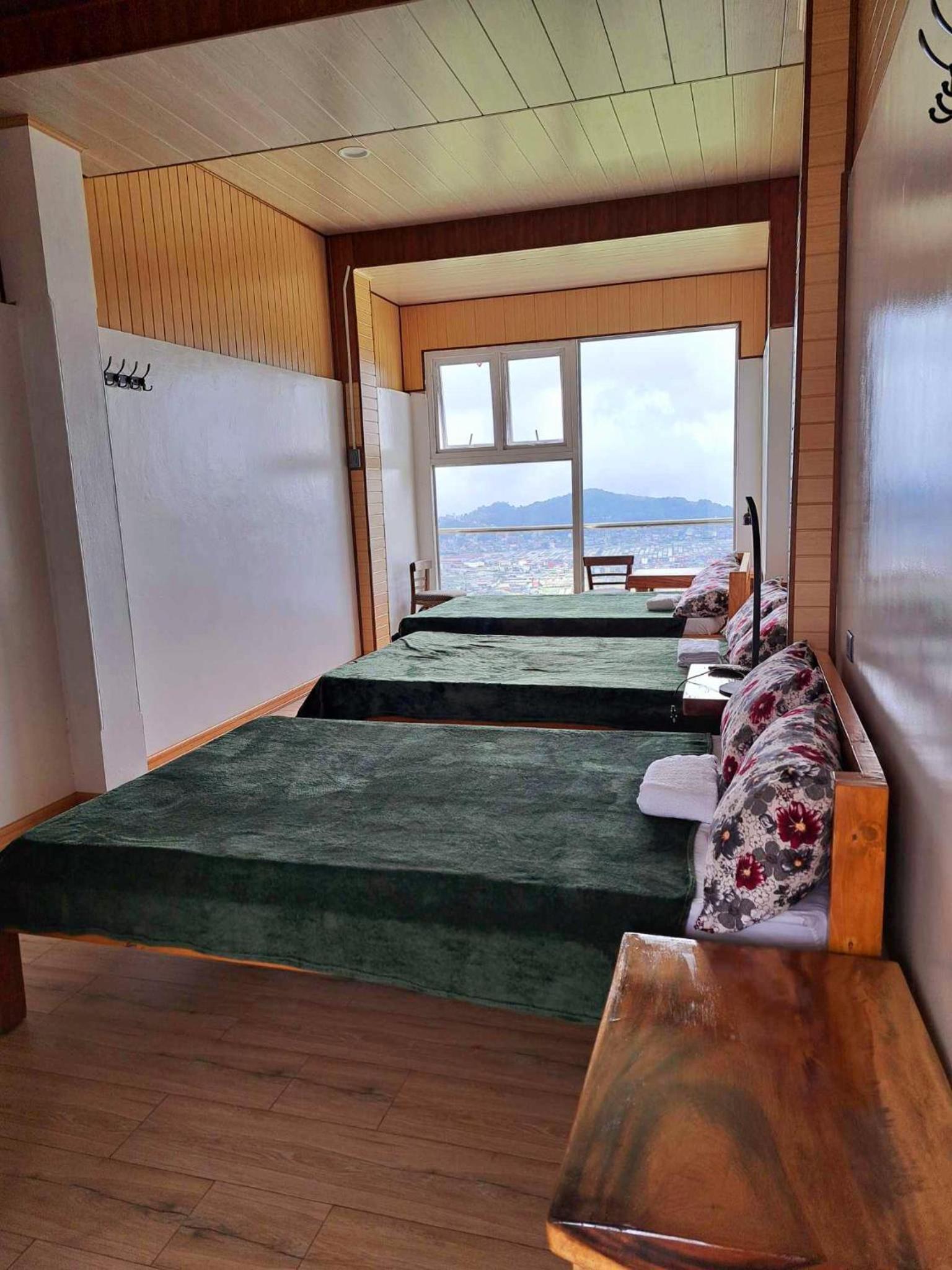 Suite with Mountain View - Photo 8