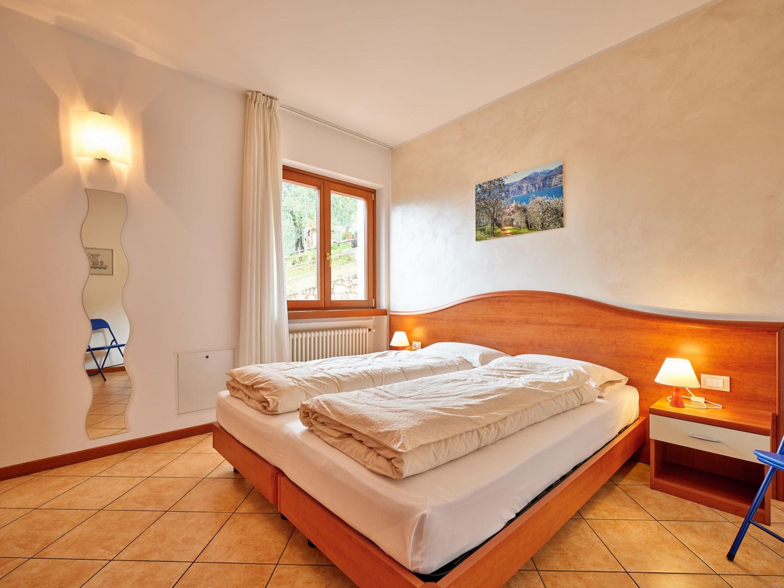 One-Bedroom Apartment with Lake View photo 1