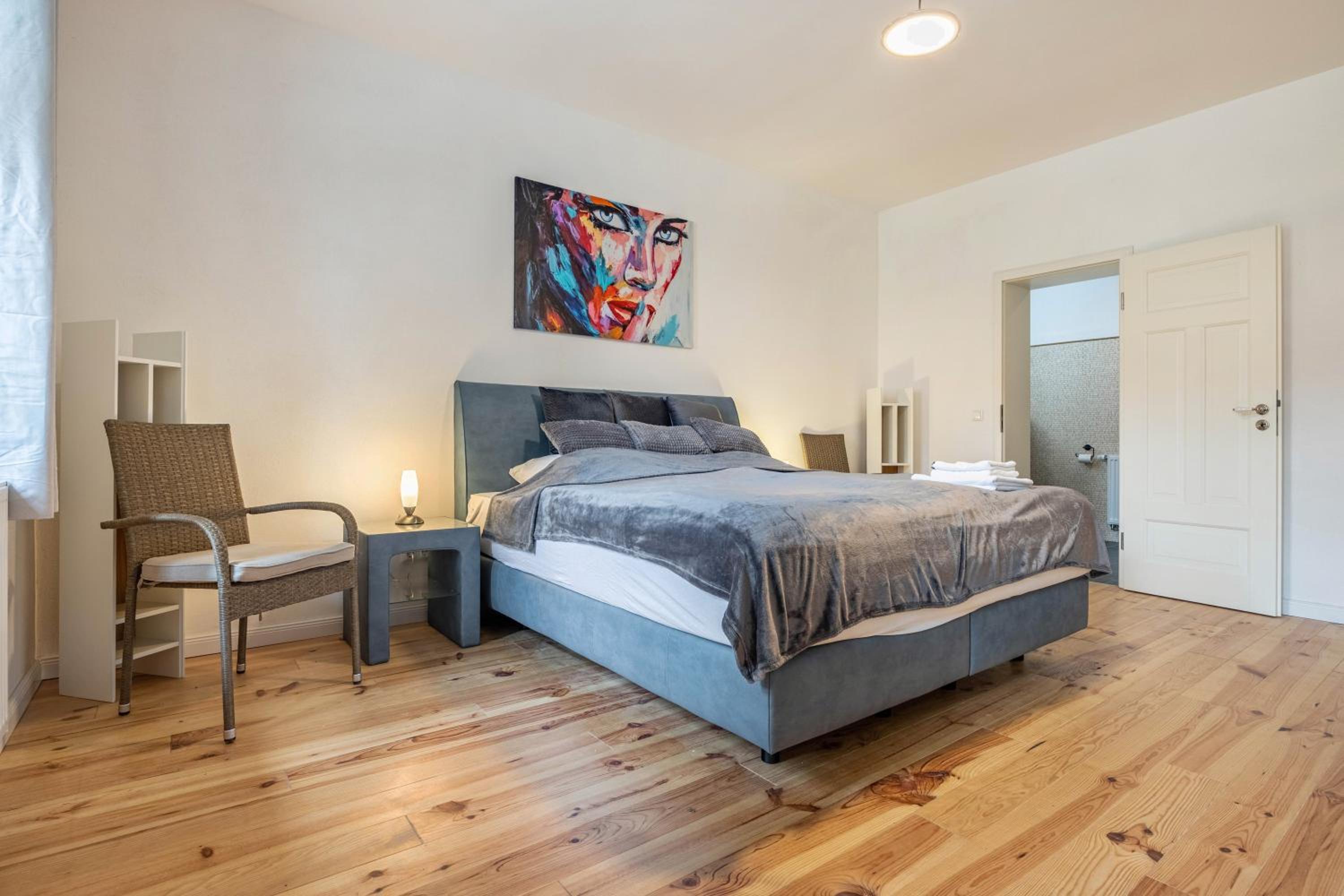 Two-Bedroom Deluxe Apartment with Garden View photo 3