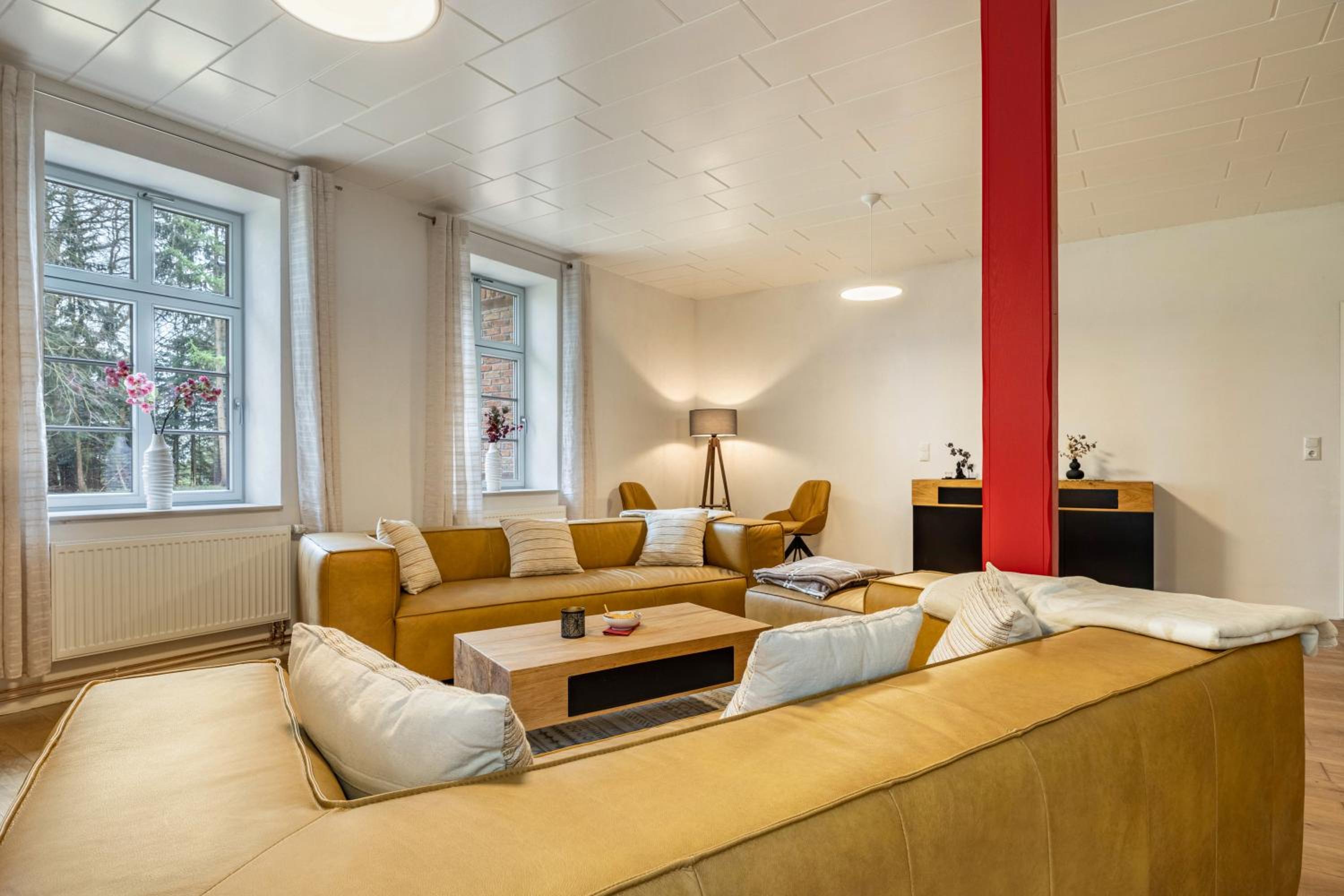 Two-Bedroom Deluxe Apartment with Garden View photo 2