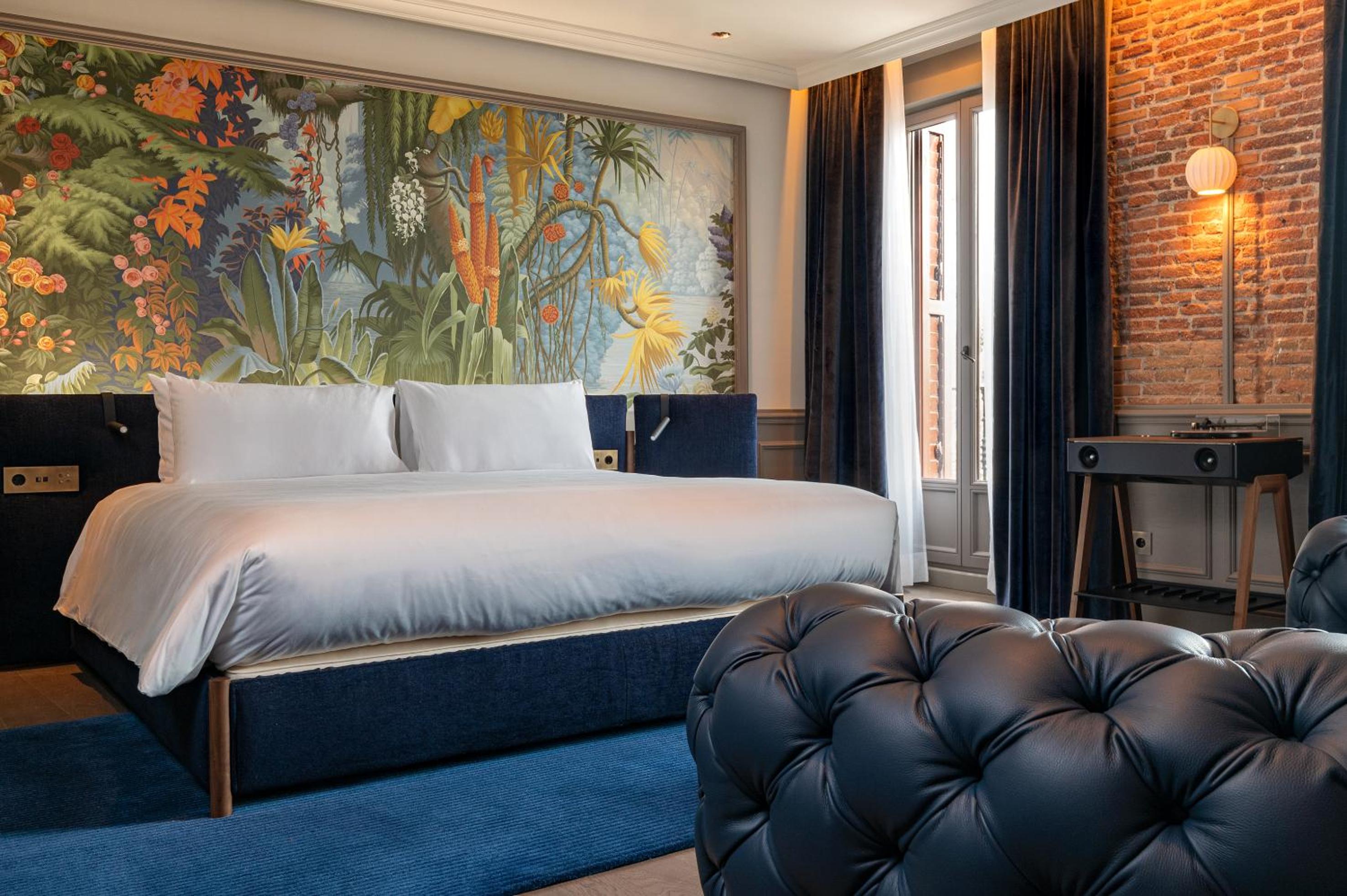 Superior Suite with City View photo 3