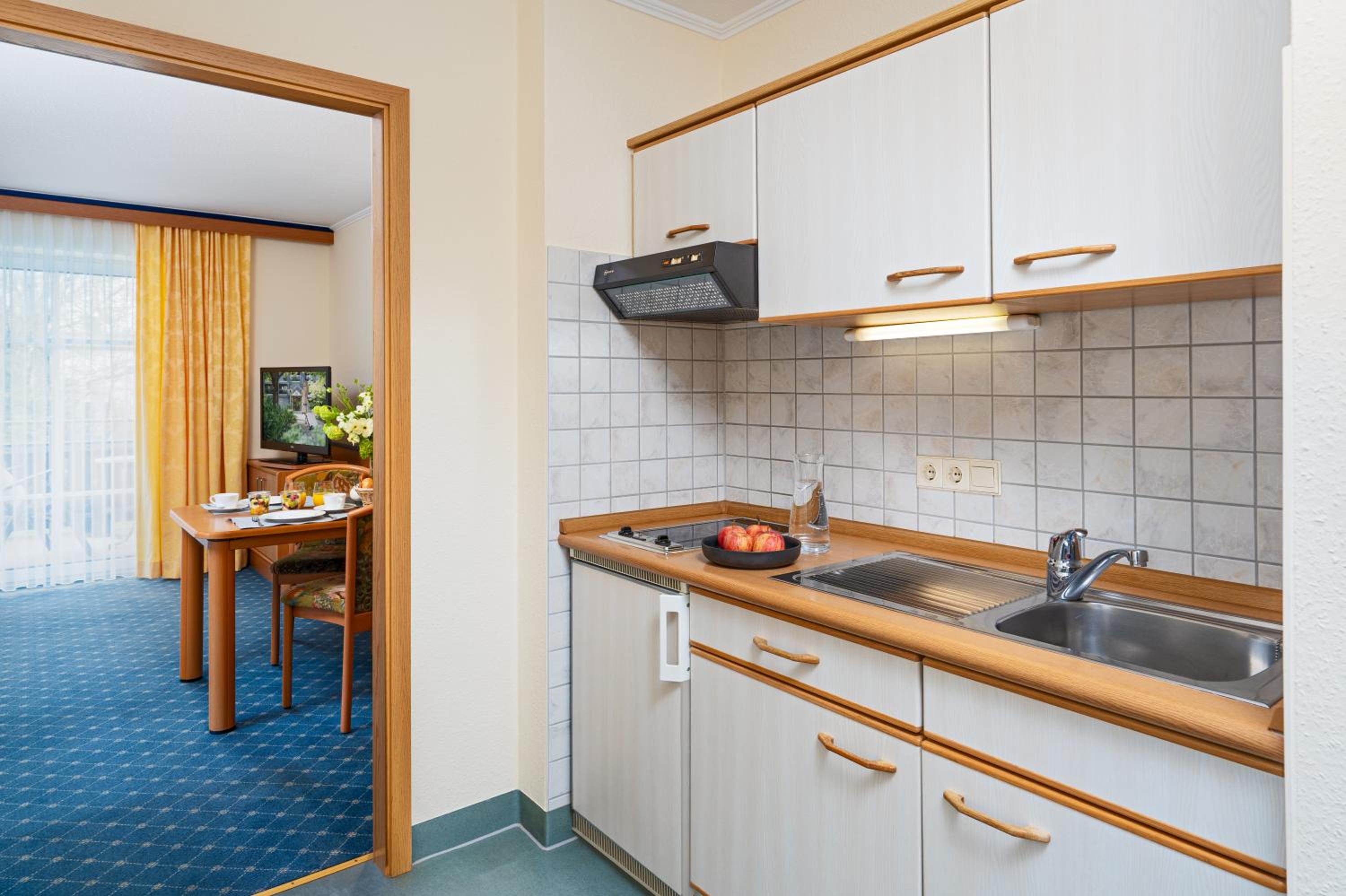 One-Bedroom Suite - Photo 3