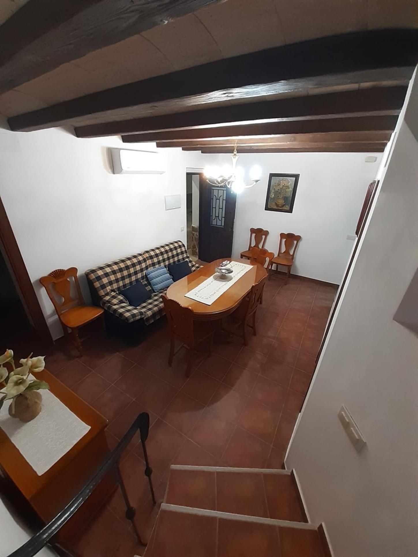 Three-Bedroom House photo 2