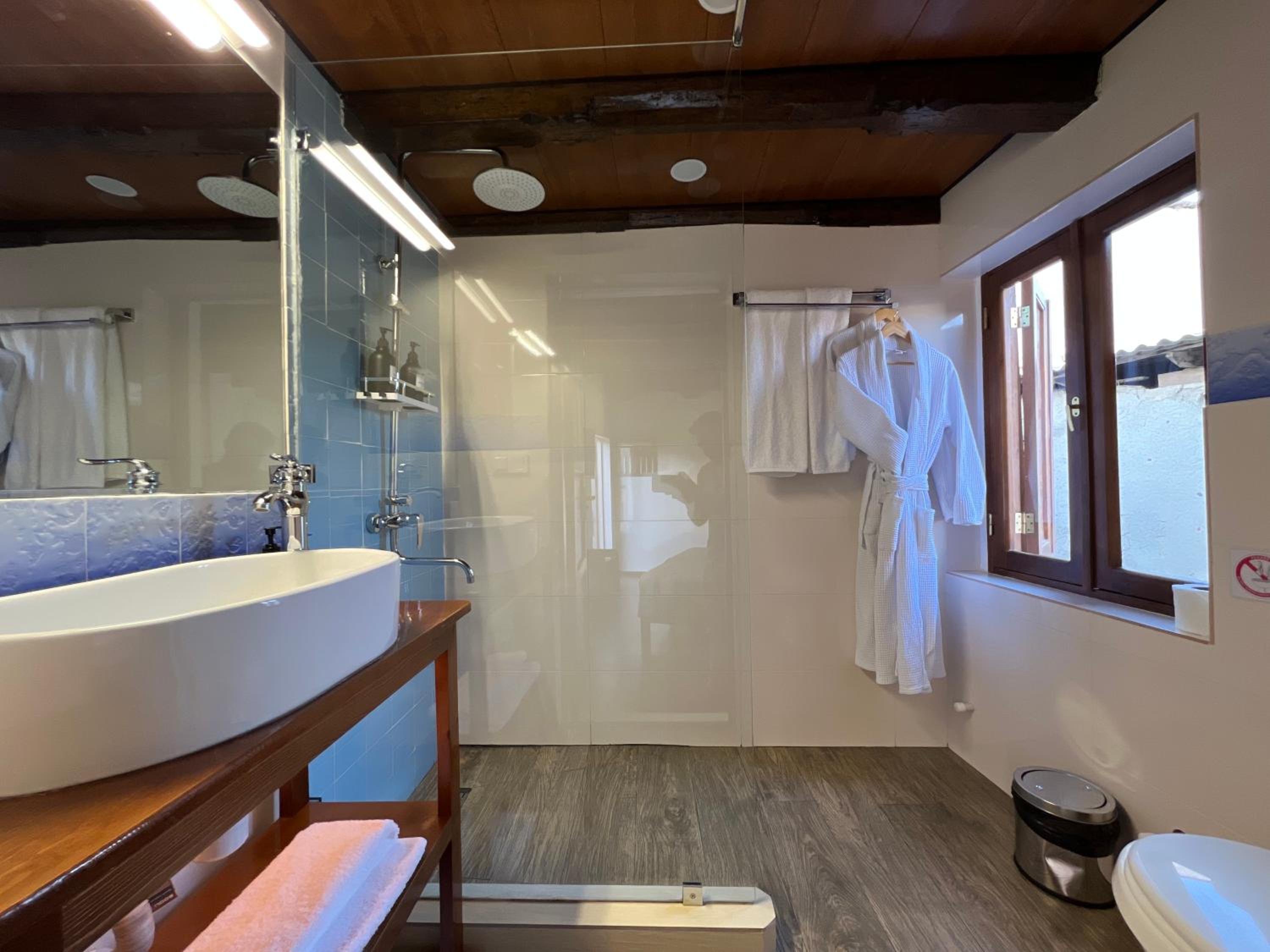 Deluxe Double or Twin Room with Balcony photo 2