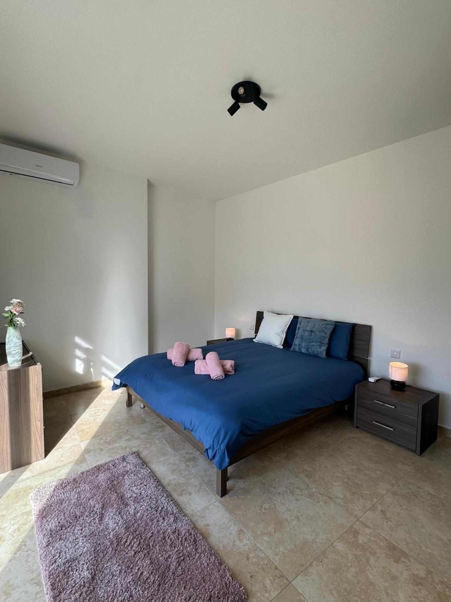 Four-Bedroom House photo 2