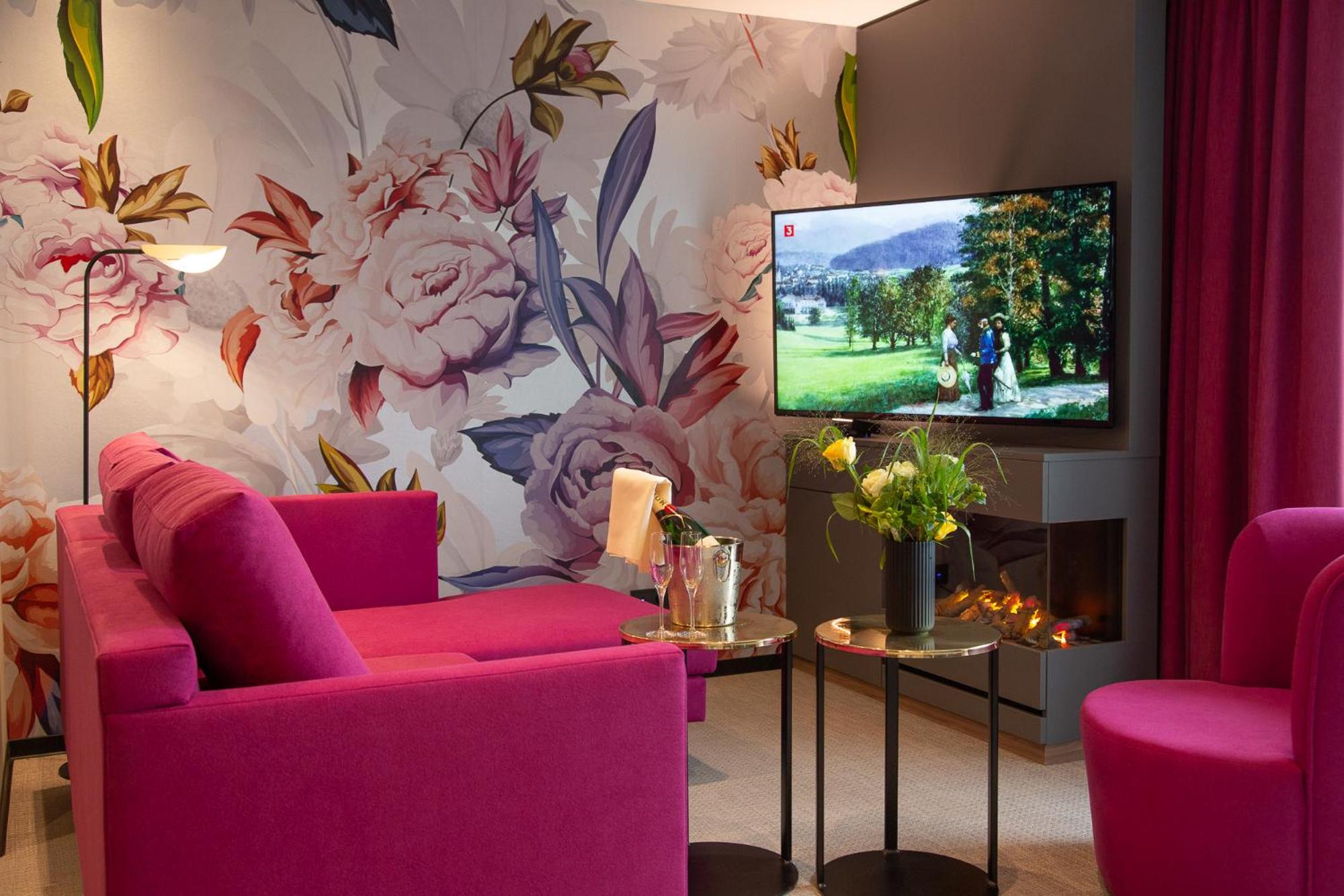 Deluxe Suite with Sea View