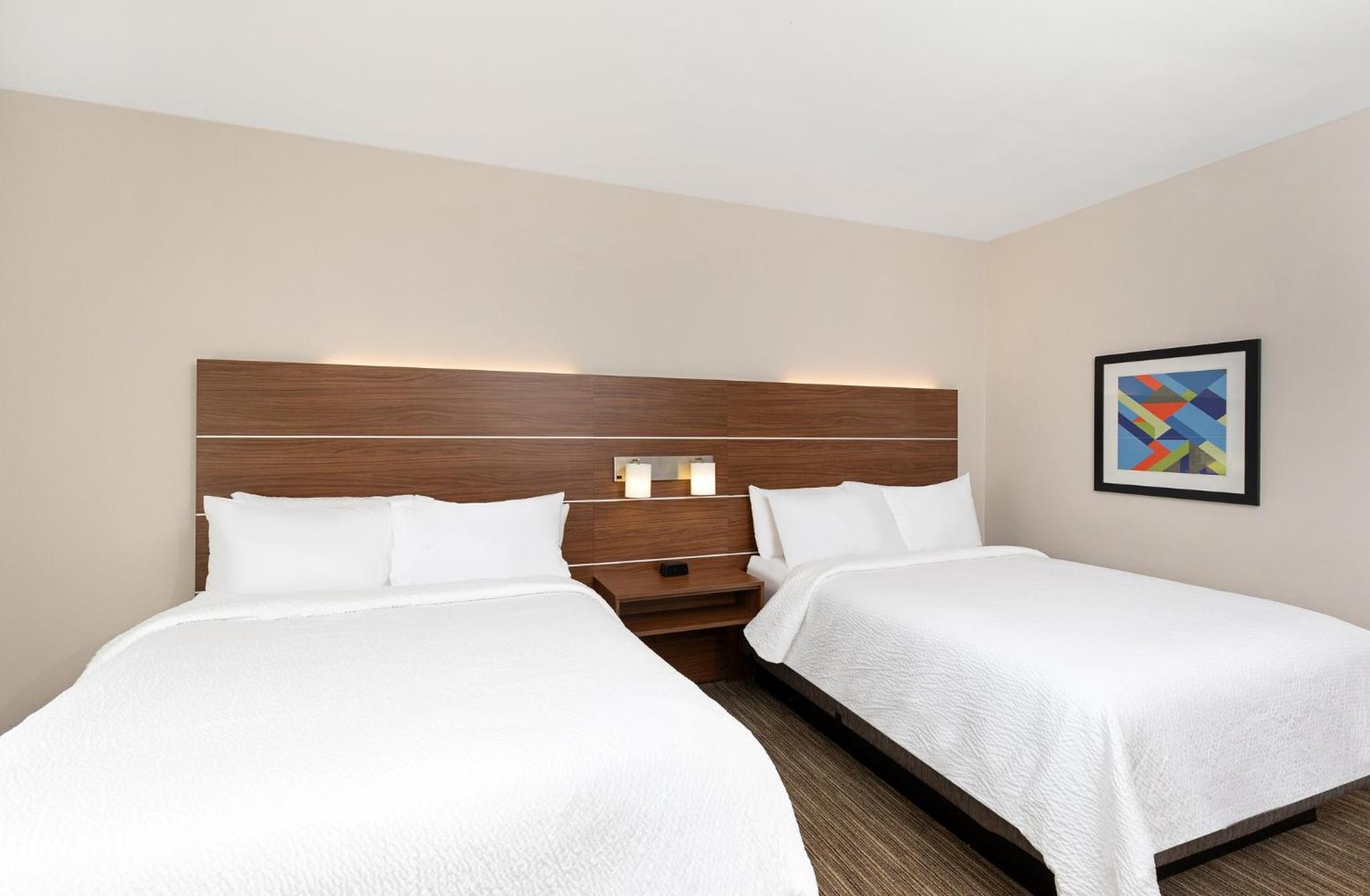 Room with Two Beds - Hearing Accessible - Non-Smoking - Photo 3