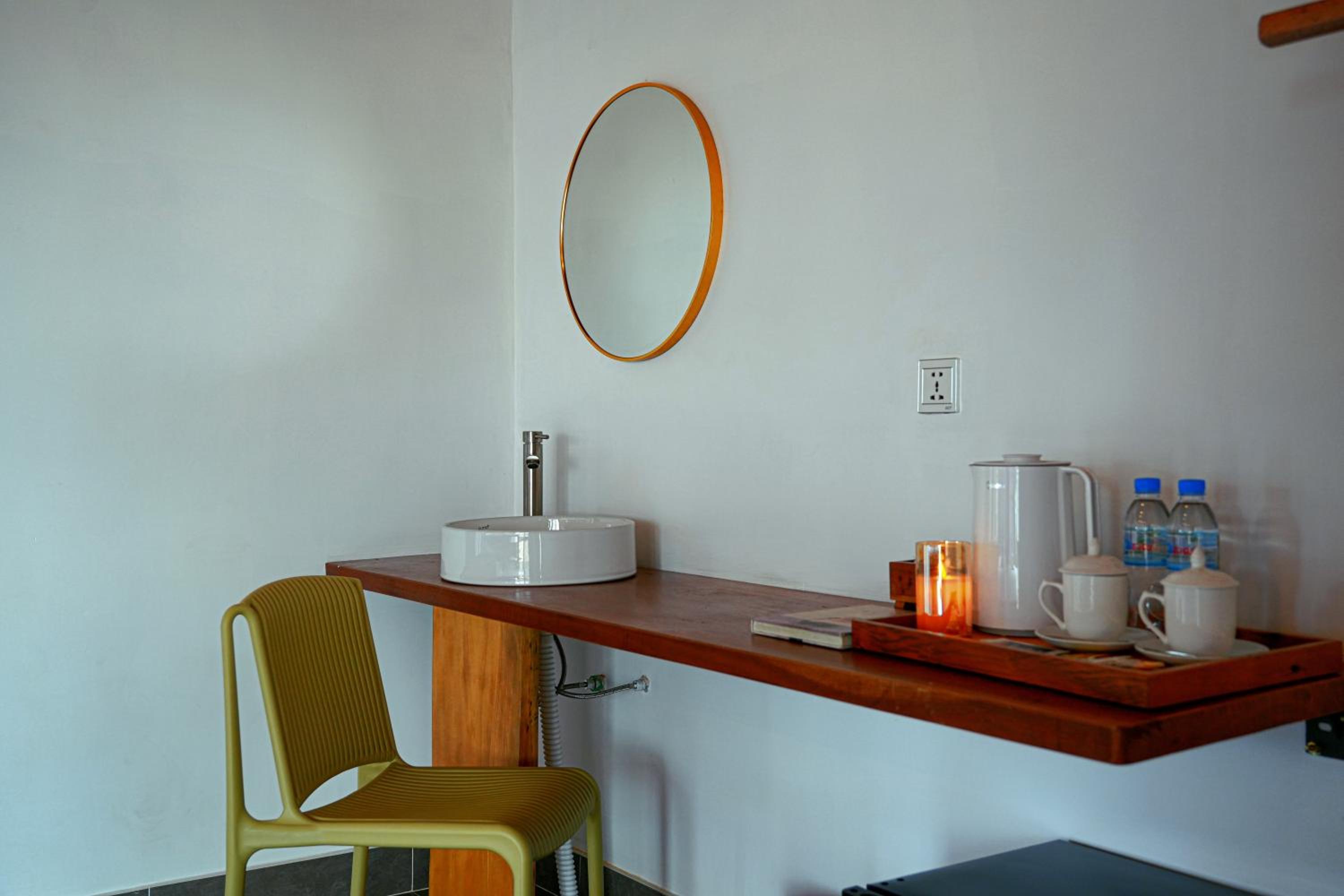 Deluxe Family Suite - Photo 19