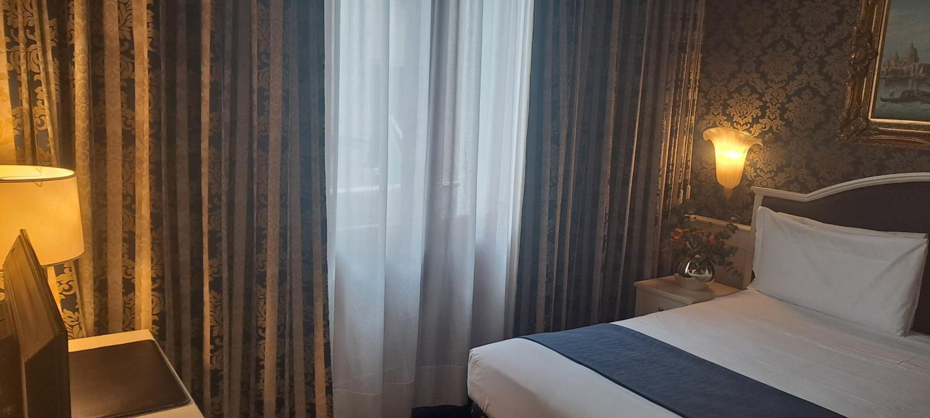 Junior Suite with Balcony photo 2
