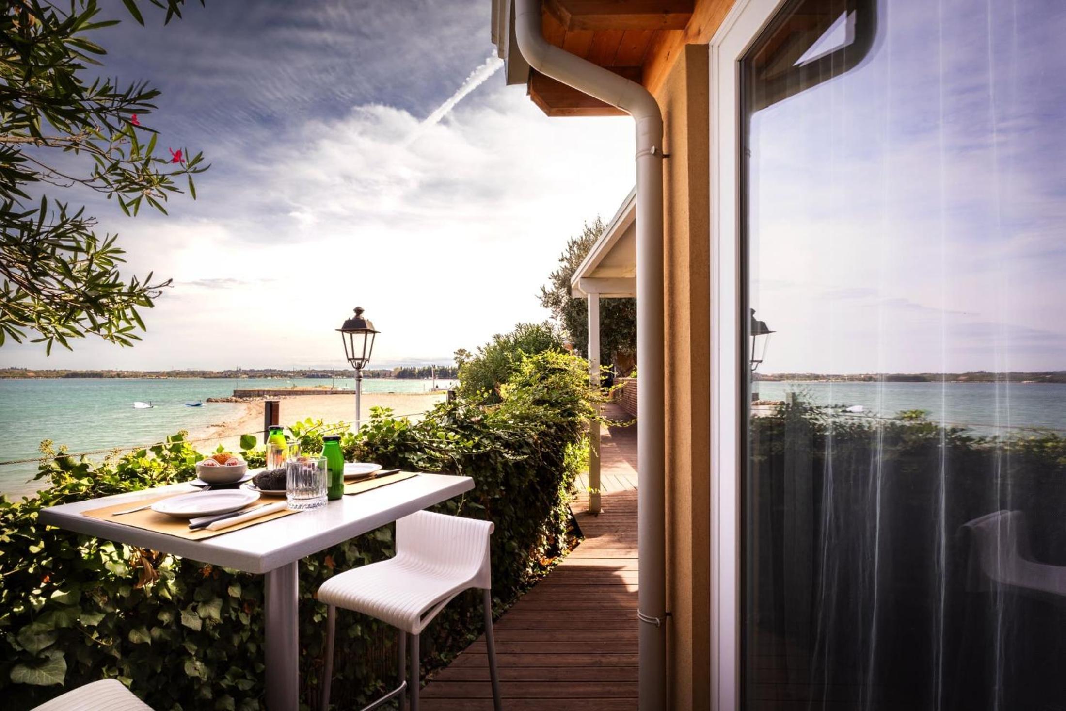 Bungalow Beach Front (2 adults) - Photo 4