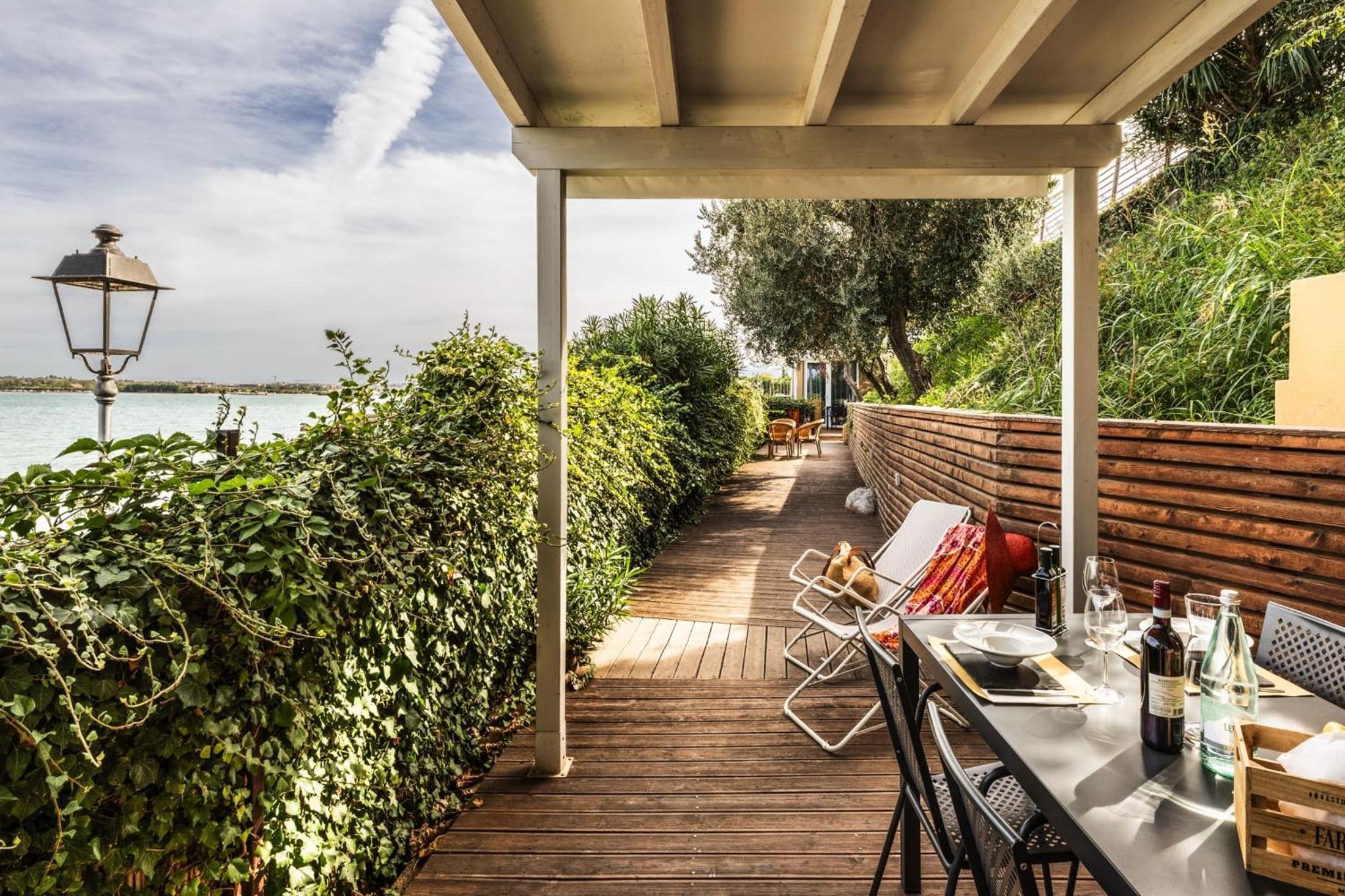 Bungalow Beach Front (2 adults) - Photo 3