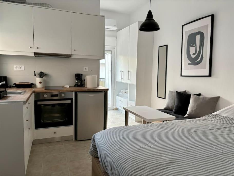 One-Bedroom Apartment photo 1