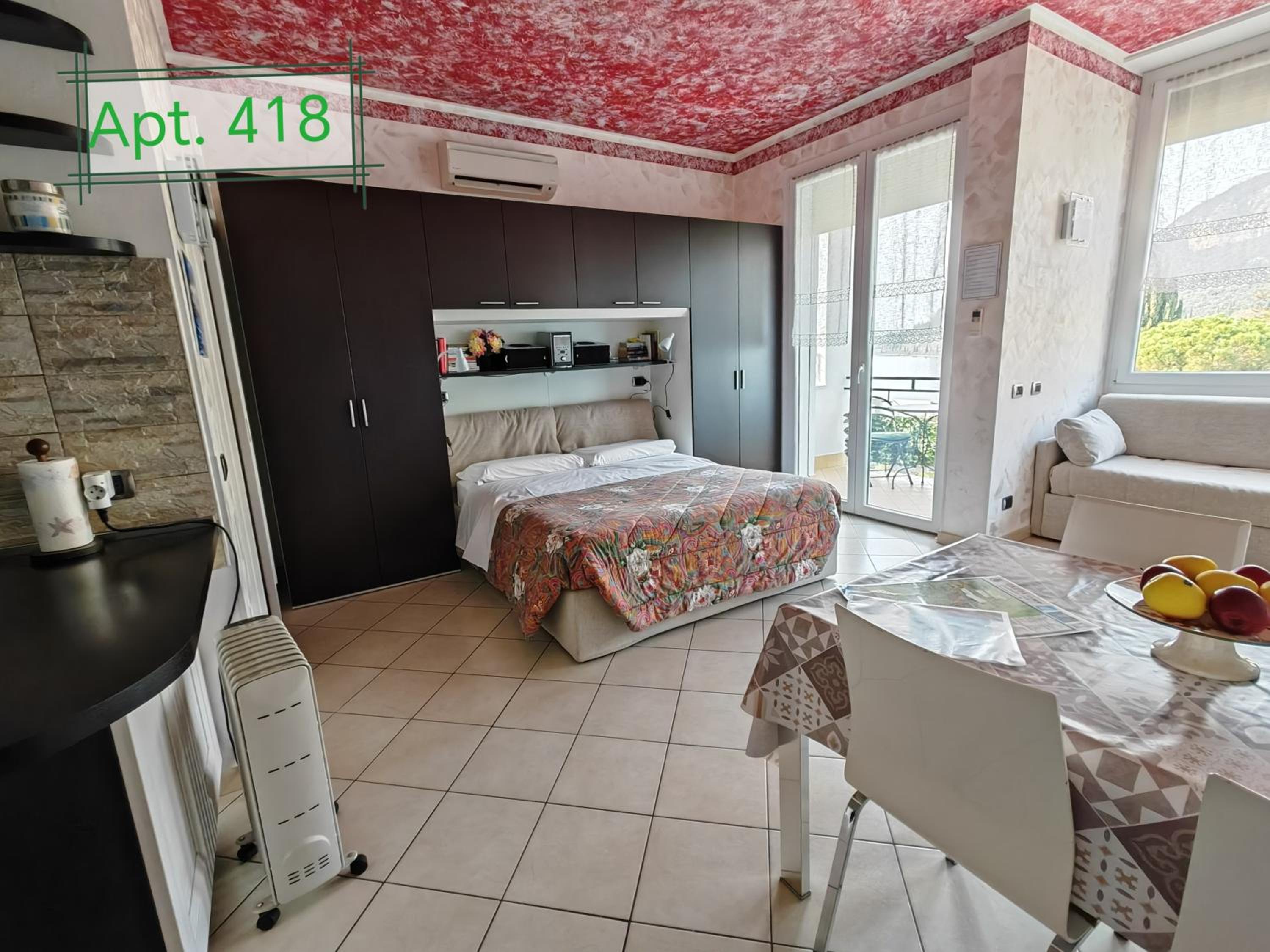 Apartment with Lake View