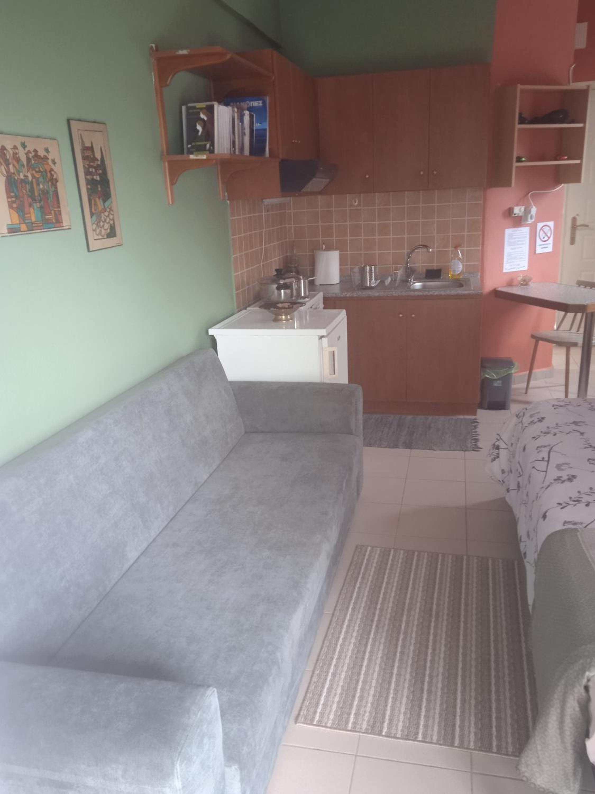 One-Bedroom Apartment - Photo 12
