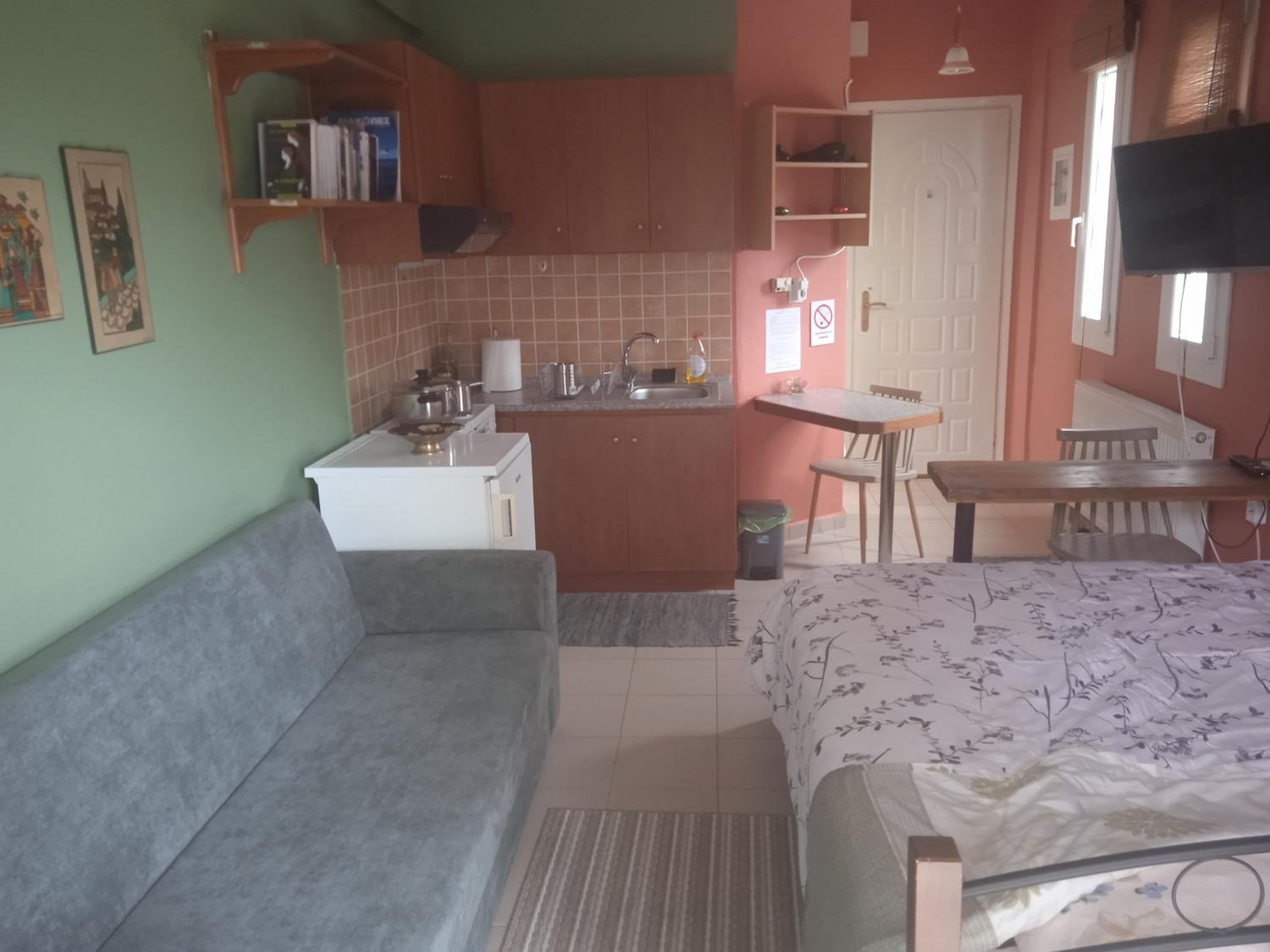 One-Bedroom Apartment - Photo 13