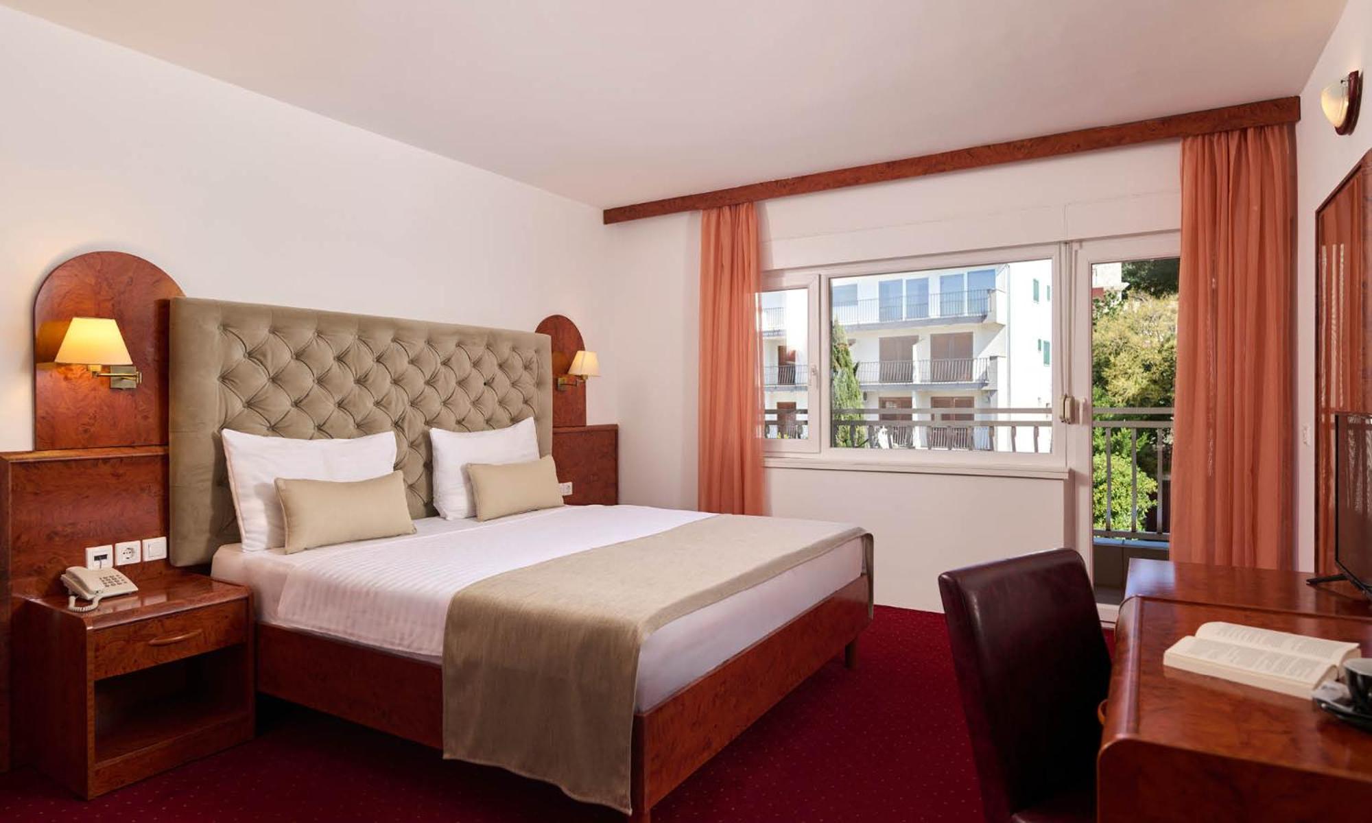 Comfort Double Room with Balcony - Photo 1