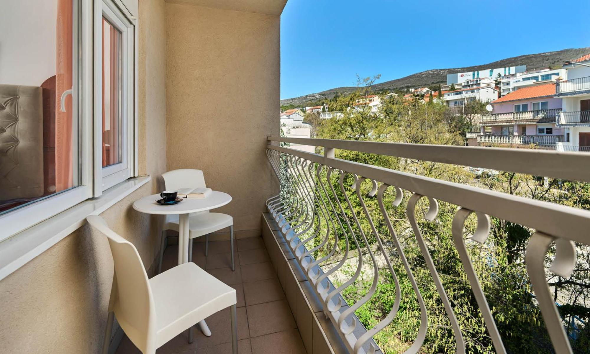 Comfort Double Room with Balcony - Photo 4