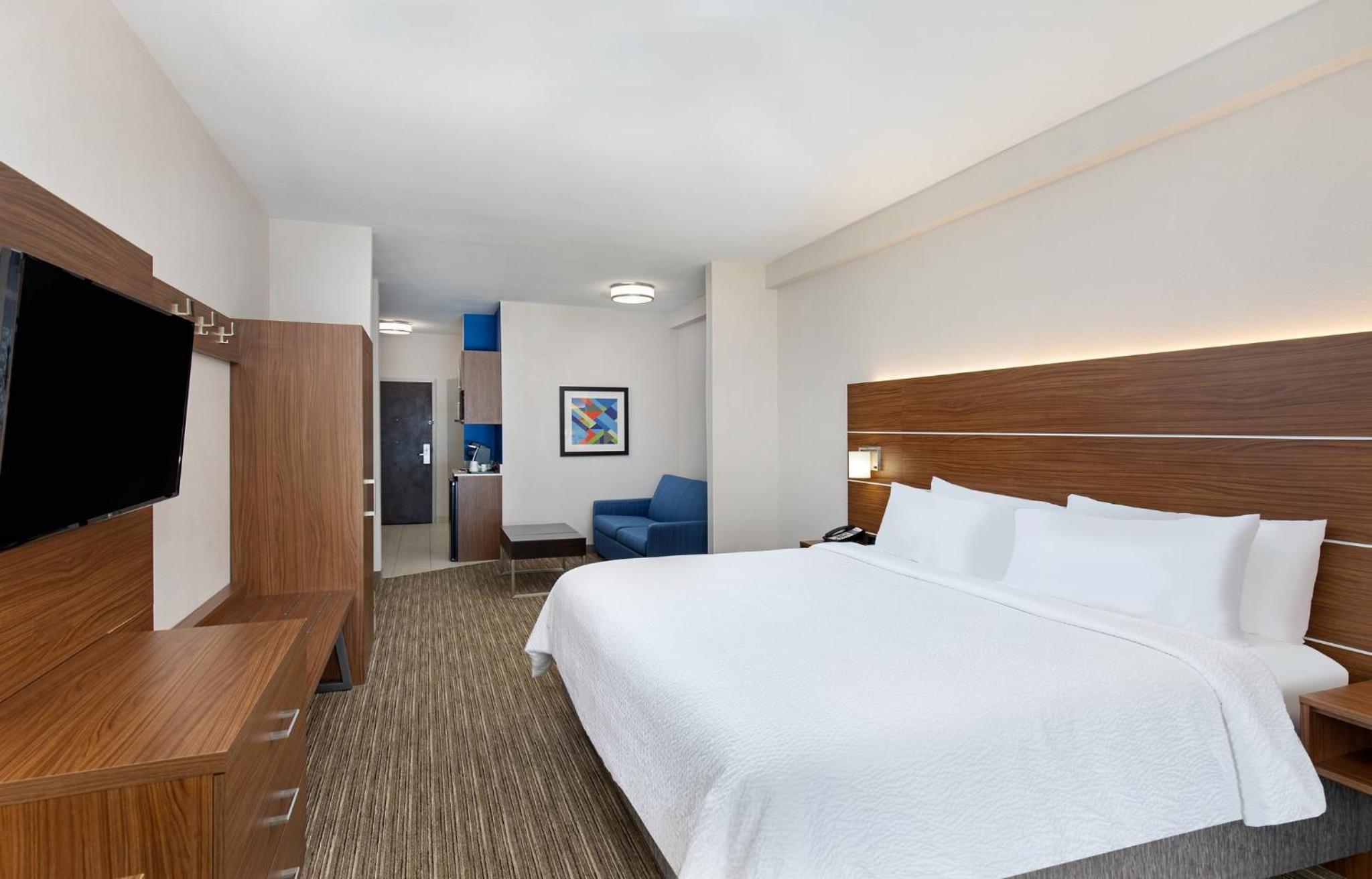 King Room - Mobility Access/Hearing Accessible - Photo 2