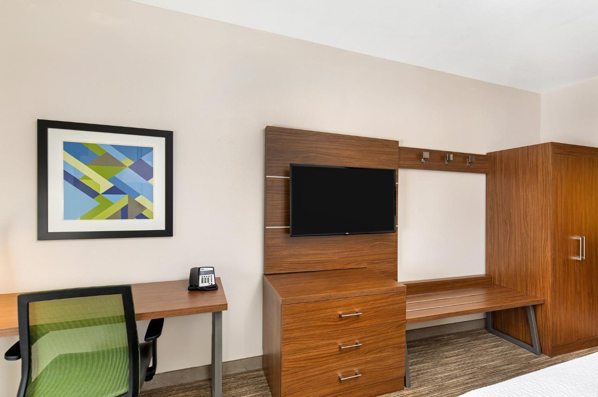 Standard King Room - Photo 2