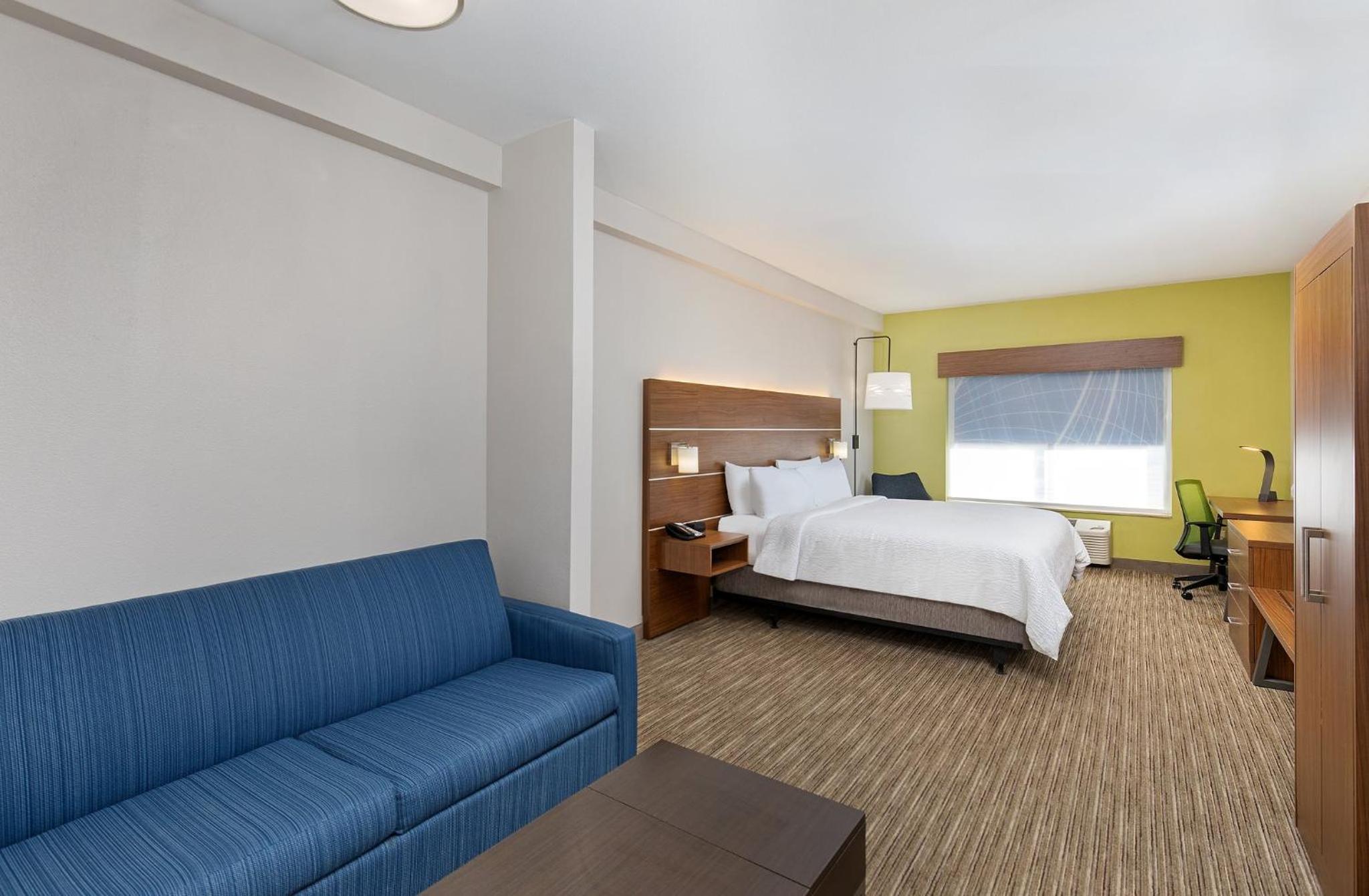 King Room - Mobility Access/Hearing Accessible - Photo 3