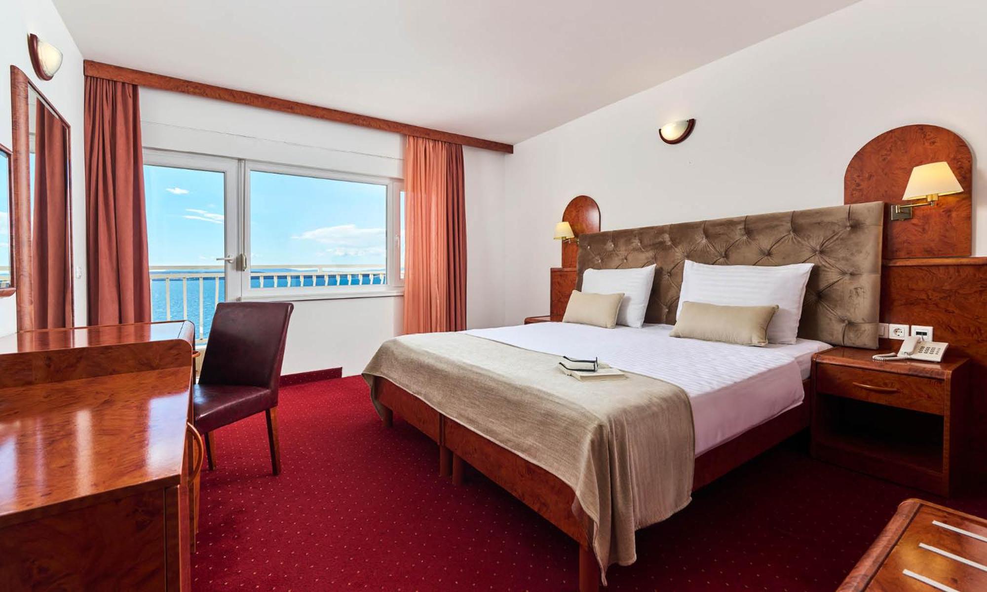 Comfort Double Room with Balcony and Partial Sea View - Photo 2