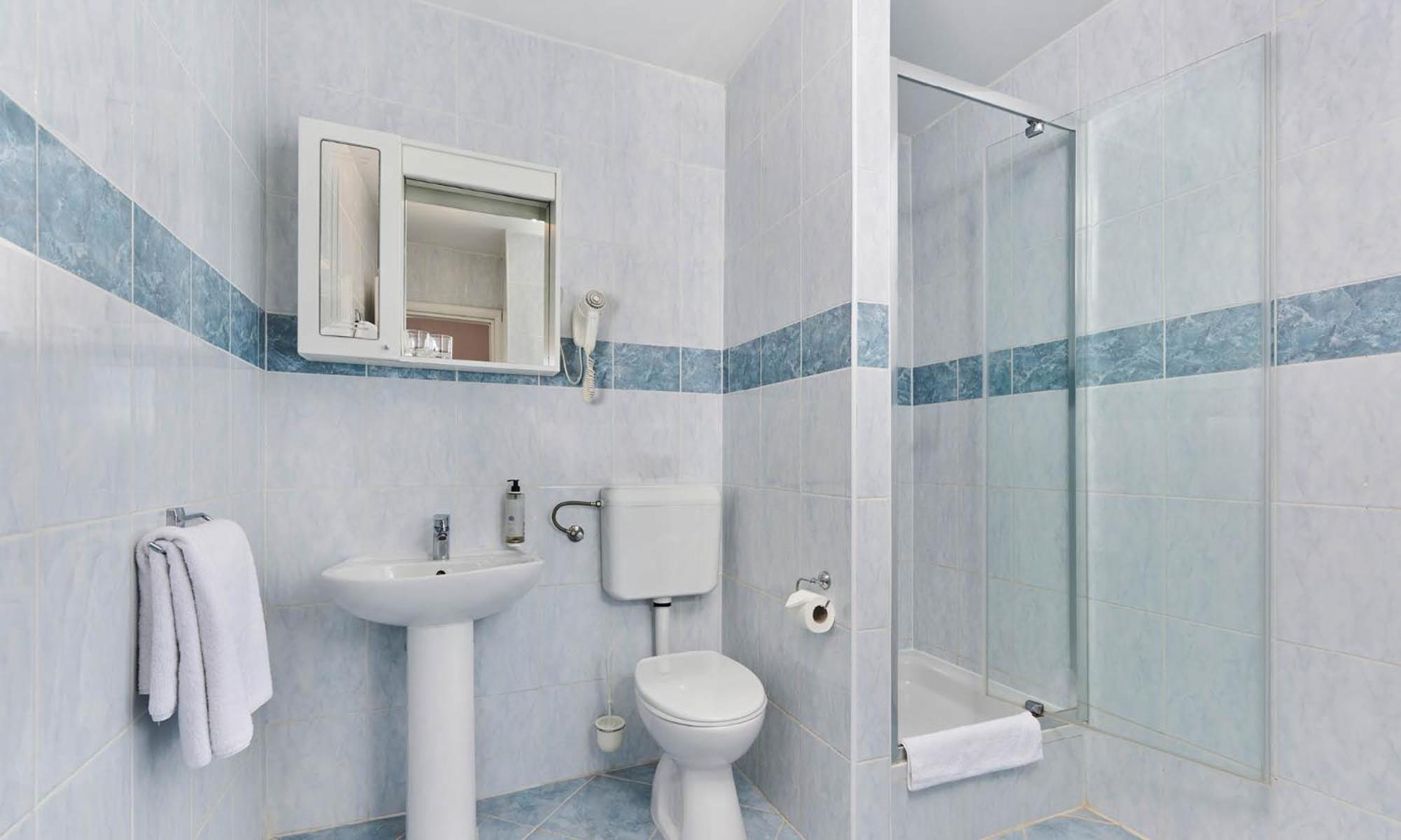 Comfort Double Room with Balcony and Partial Sea View - Photo 4