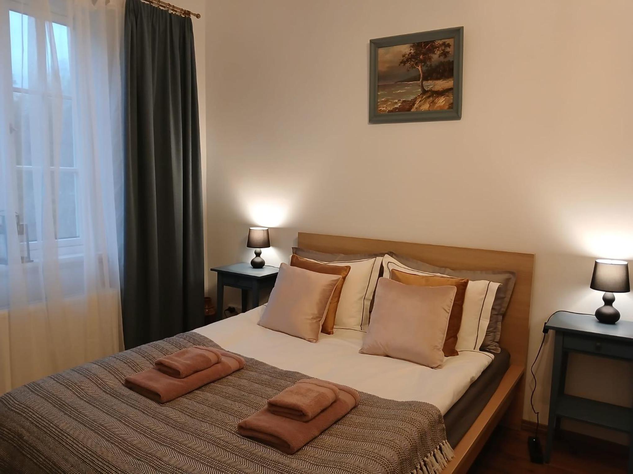 One-Bedroom Apartment - Photo 4