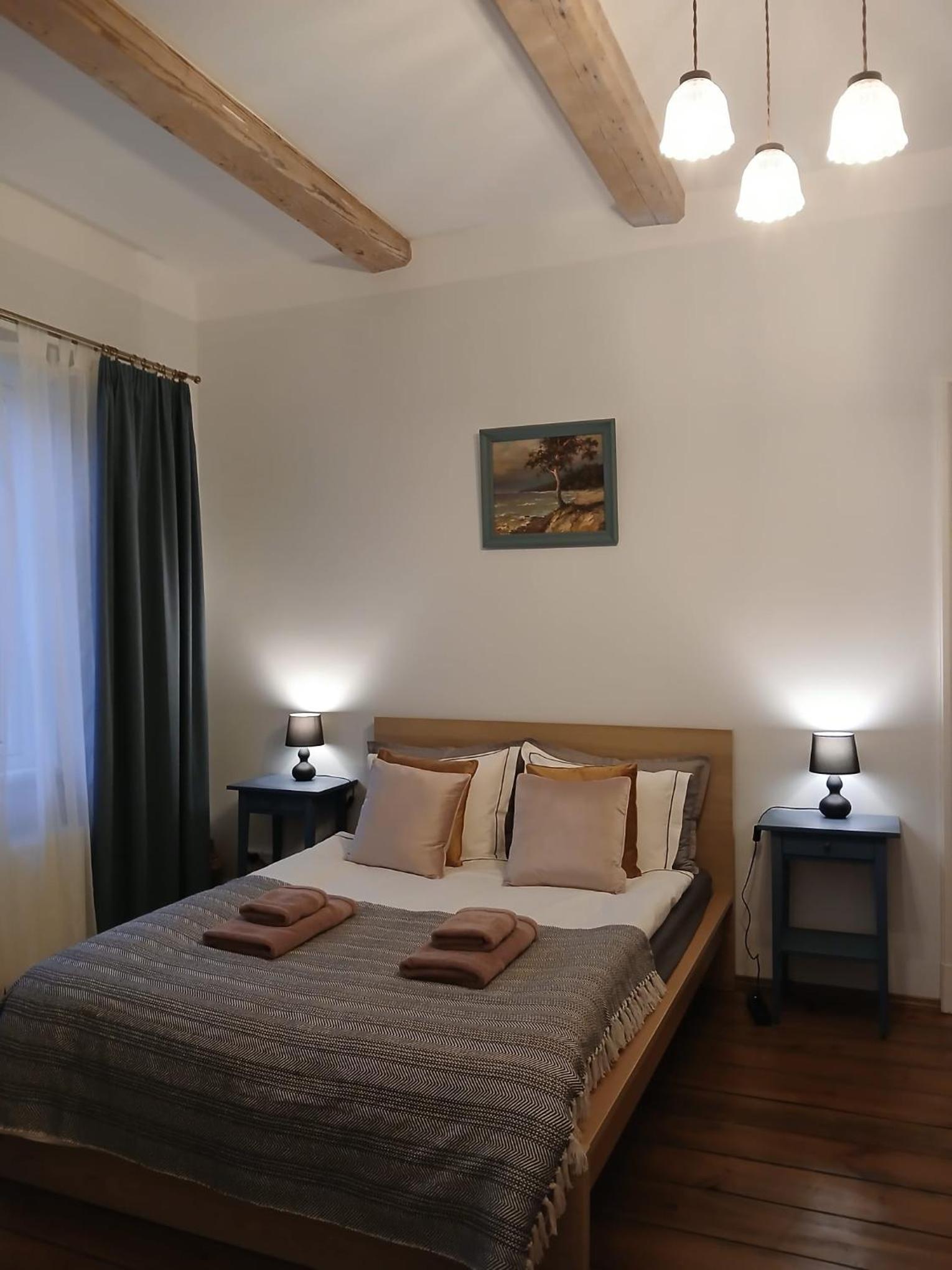 One-Bedroom Apartment - Photo 1