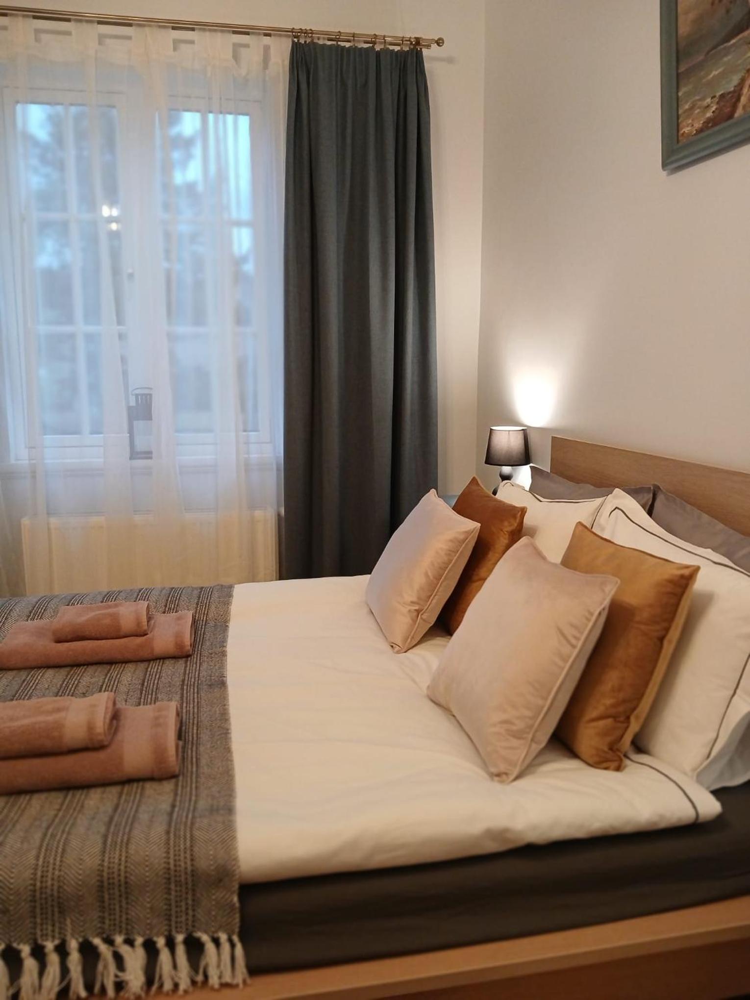 One-Bedroom Apartment - Photo 7