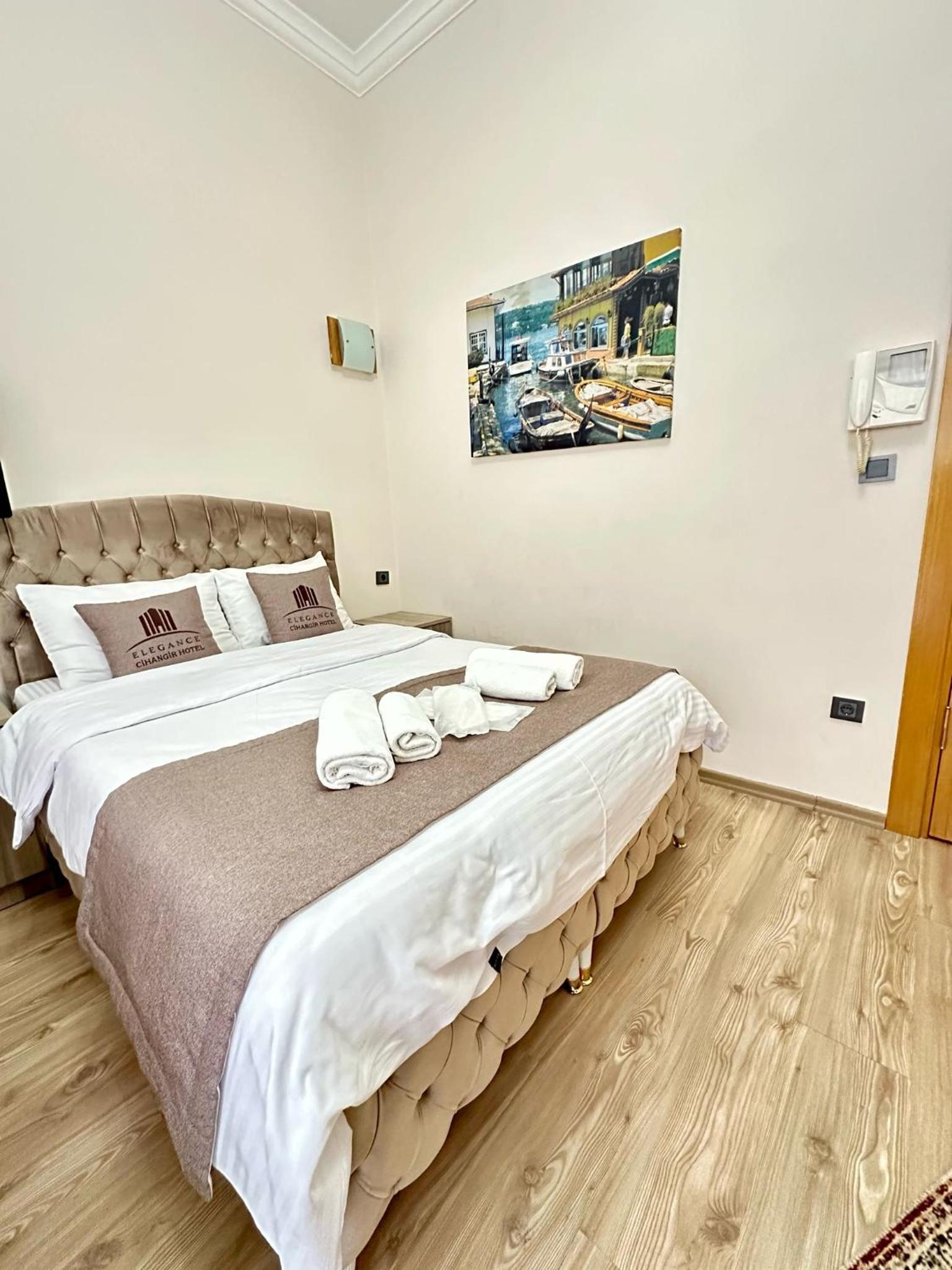 Twin Room with Balcony photo 3
