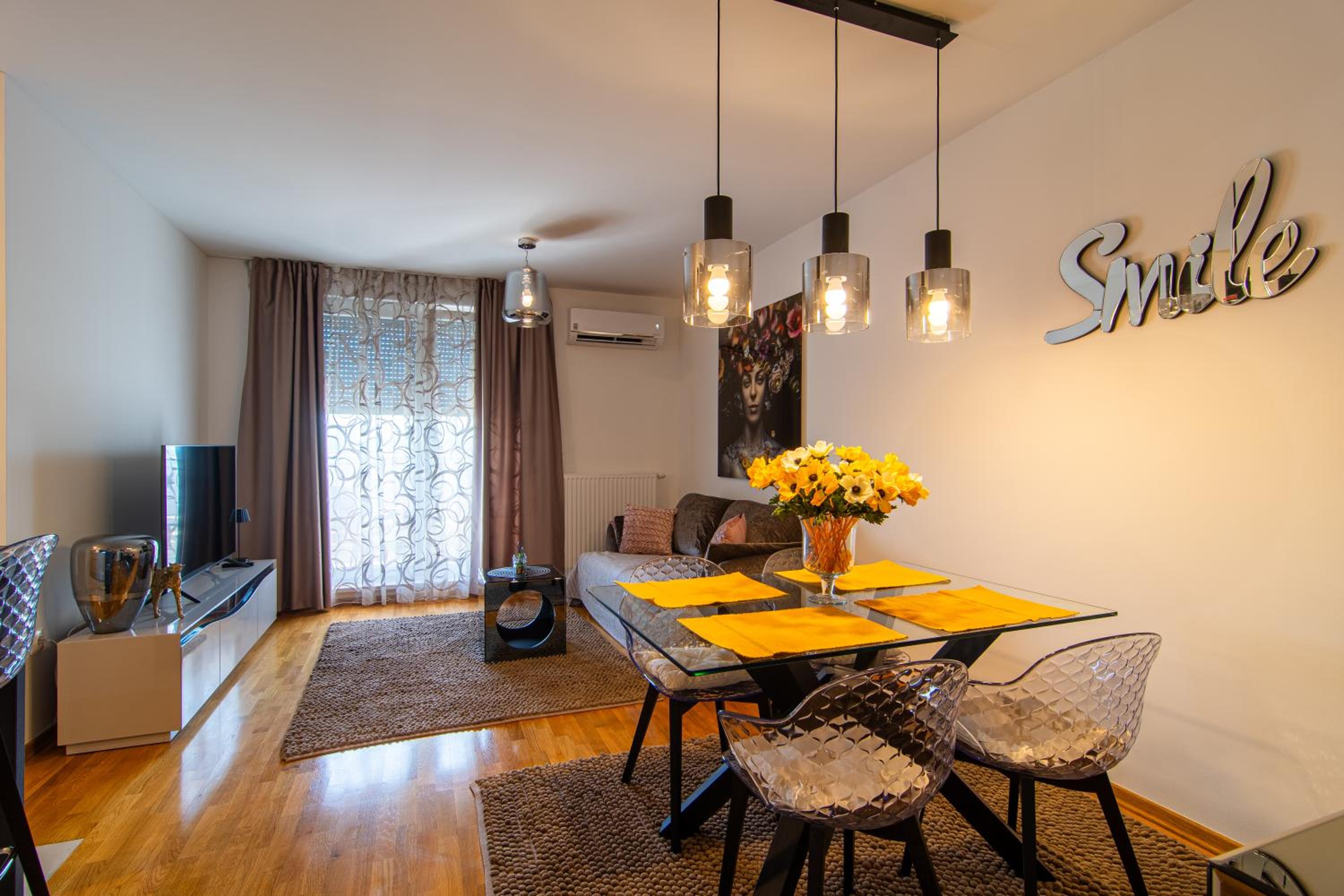 One-Bedroom Apartment