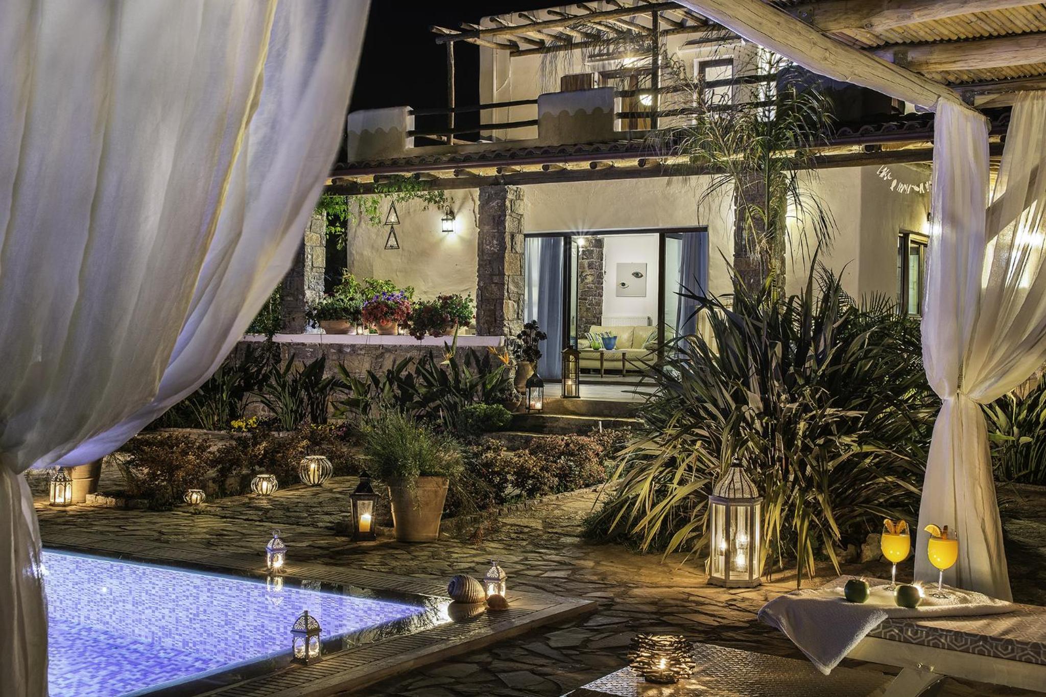 Three-Bedroom Villa with Private Pool photo 2
