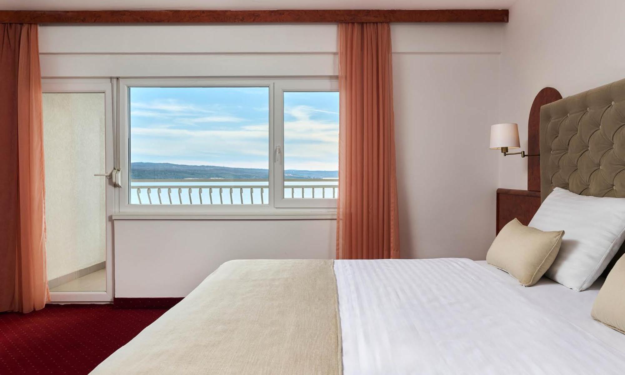 Comfort Junior Suite with Sea View and Balcony - Photo 4
