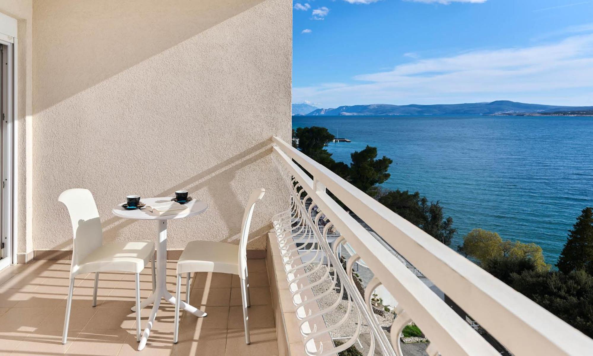 Comfort Junior Suite with Sea View and Balcony - Photo 2