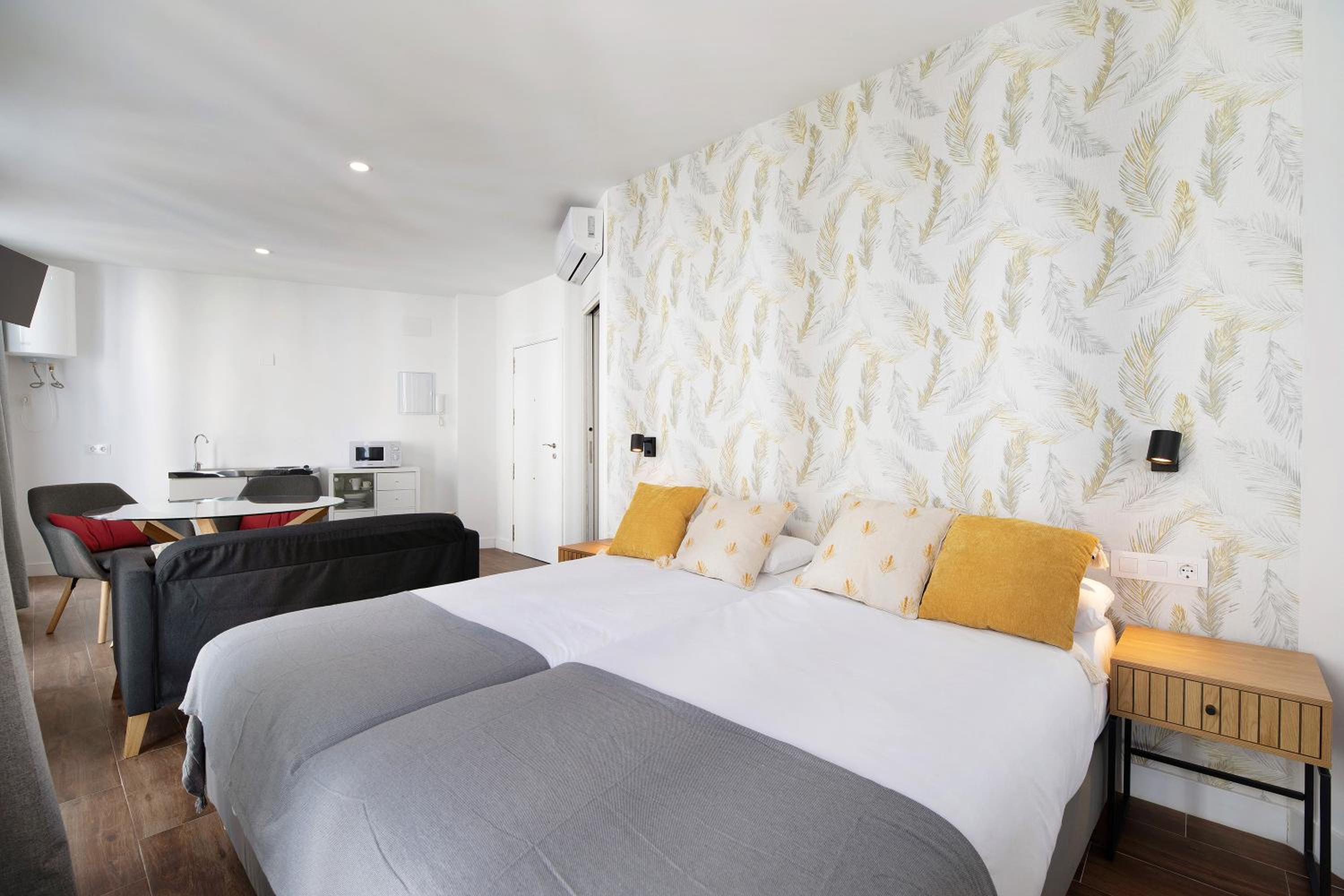Superior One-Bedroom Apartment with Balcony photo 2
