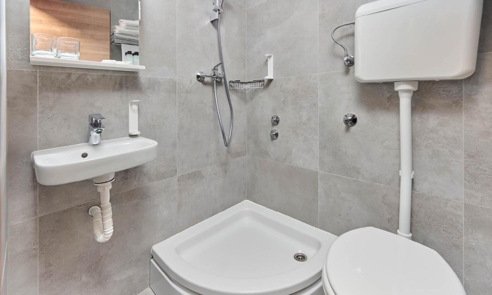 Standard Double Room - Photo 7