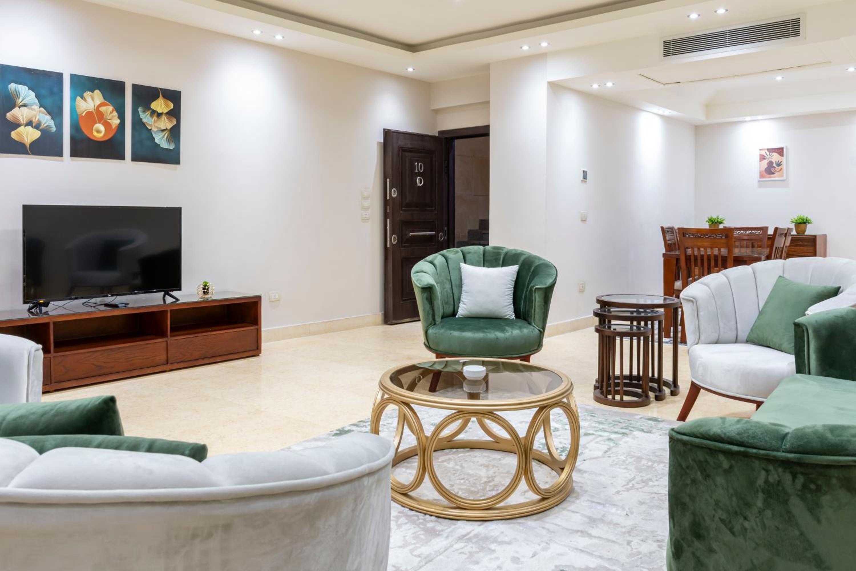 Superior Apartment with City View