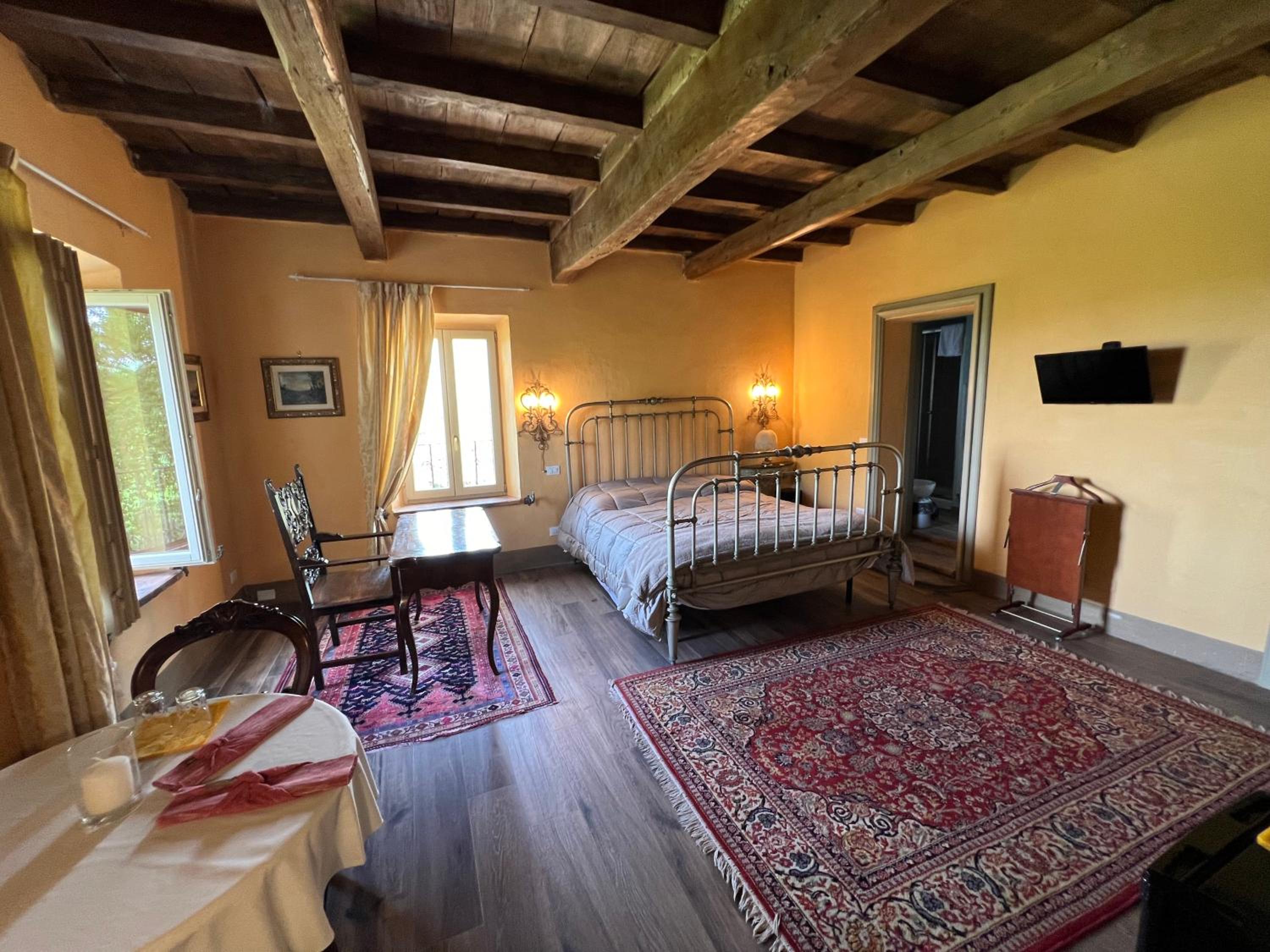 Deluxe King Room photo 1