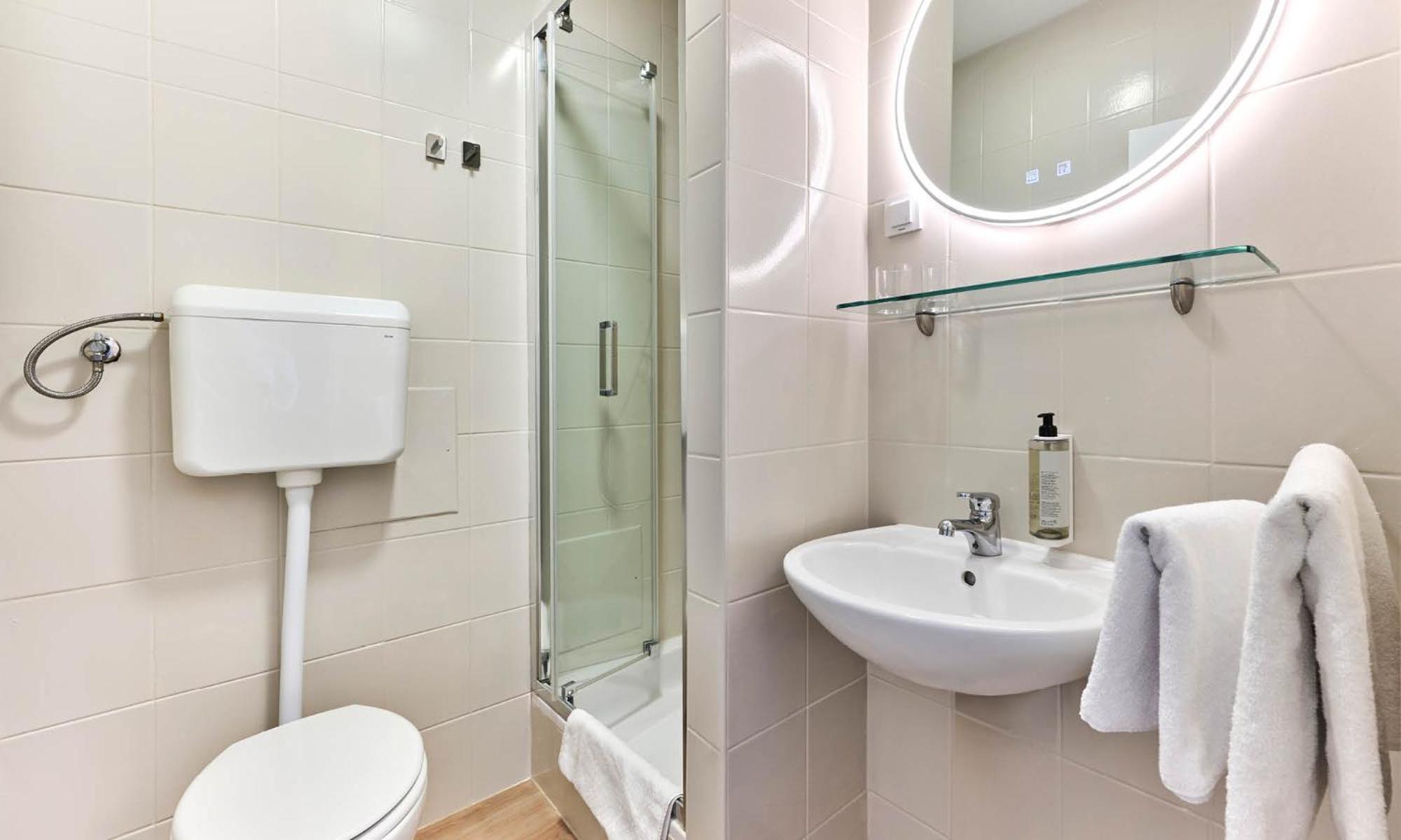 Standard Double Room with Sea View and Balcony - Photo 3