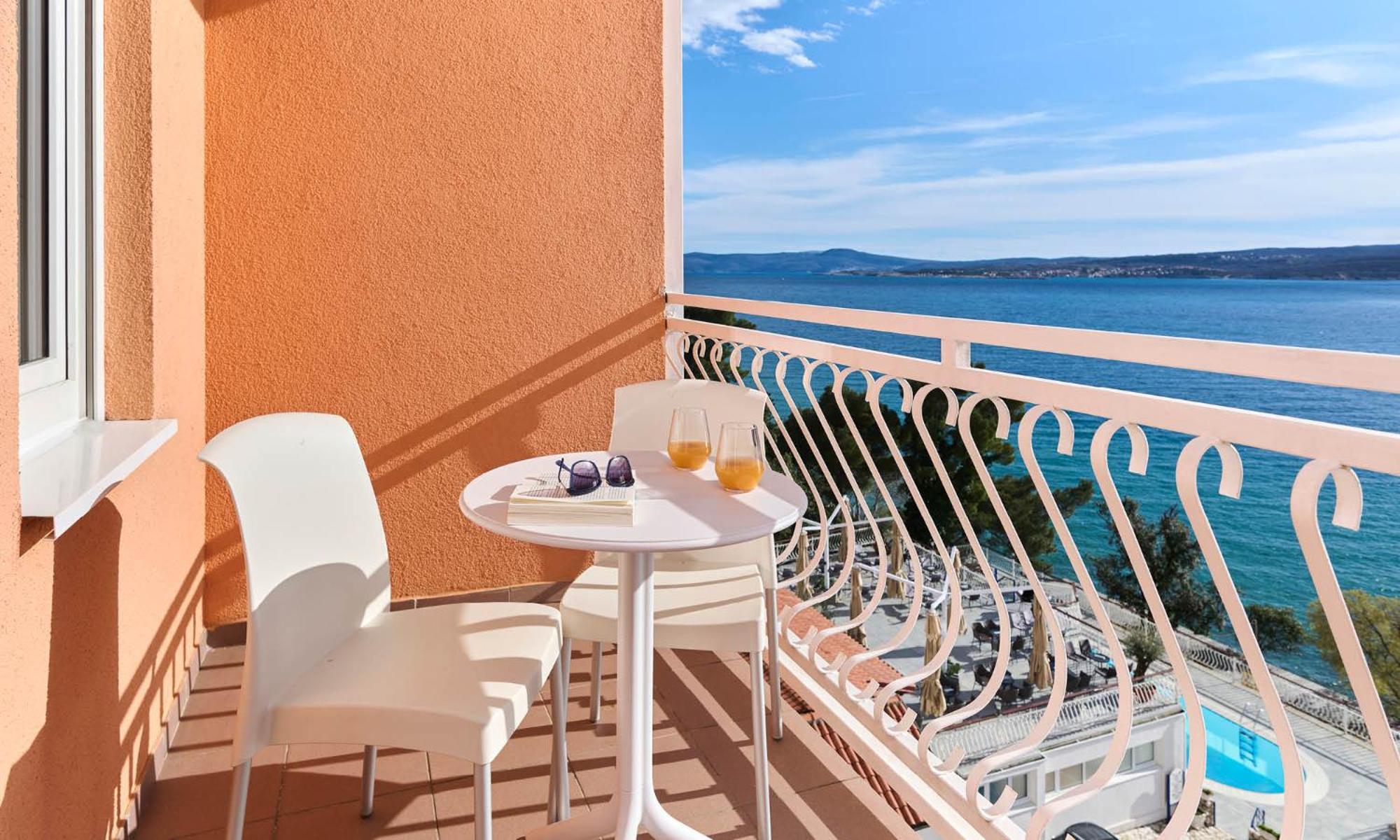 Standard Double Room with Sea View and Balcony - Photo 6