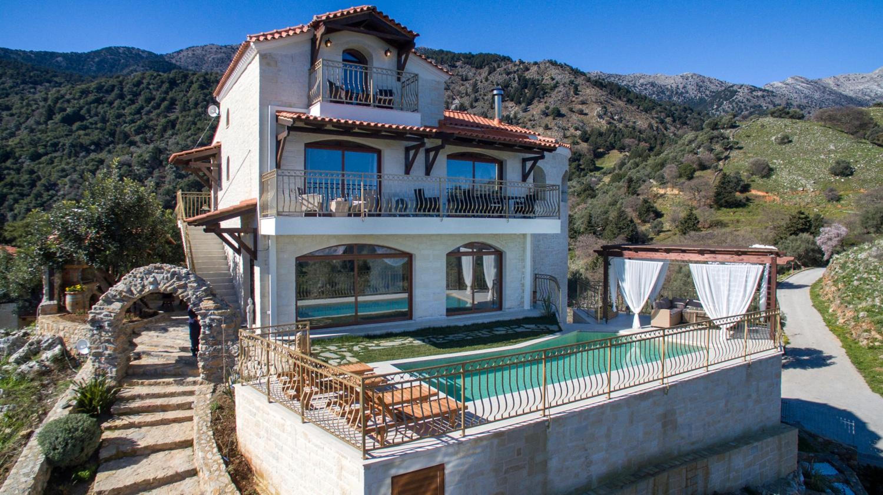 Geroulios Kastro Ιι, A 100acres Yoga Retreat photo 3