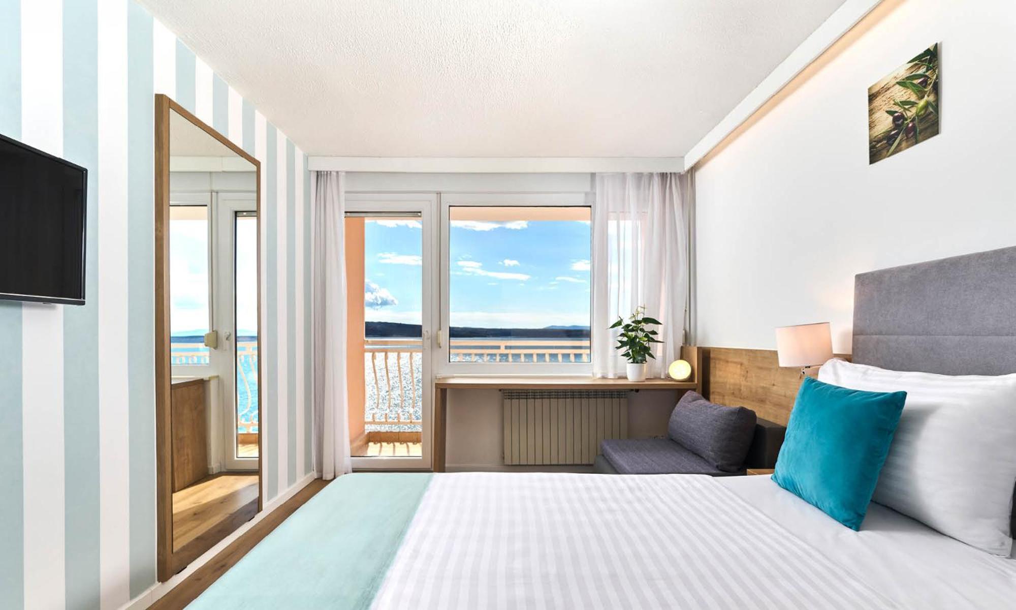 Superior Double Room with Balcony and Sea View - Photo 5